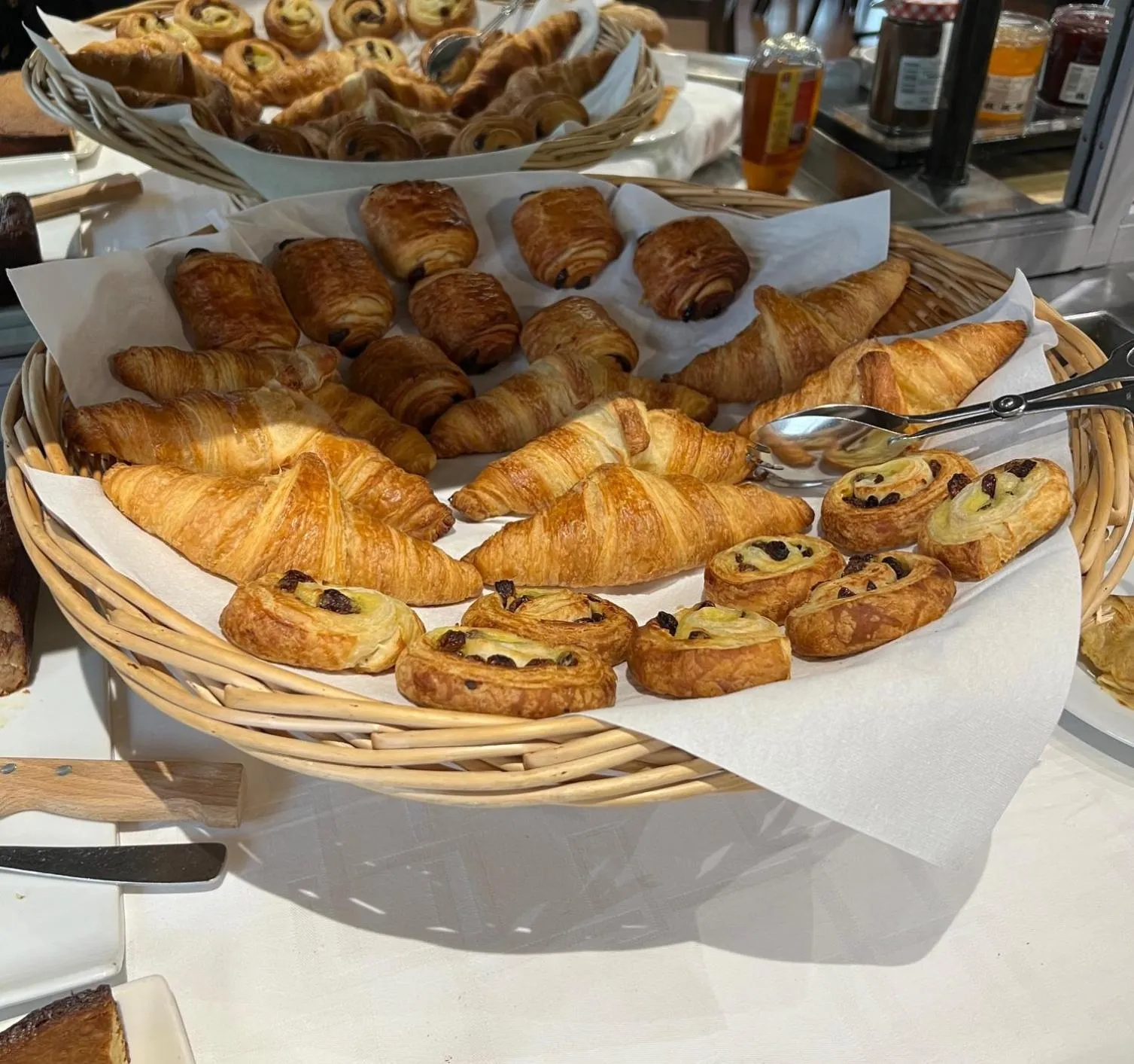 Continental breakfast in Logis Cottage Hôtel