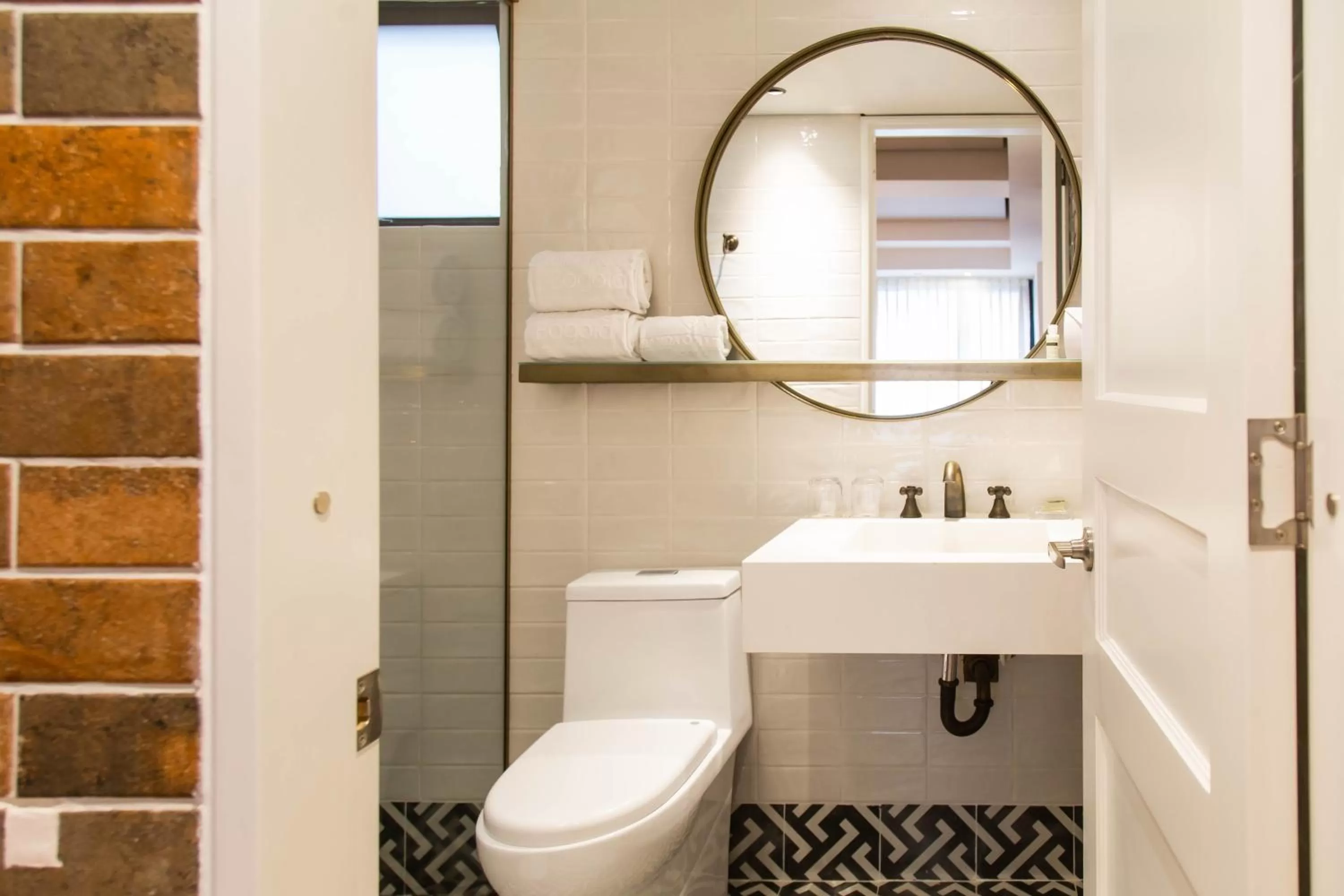 Toilet in Faranda Collection Bogota, a member of Radisson Individuals