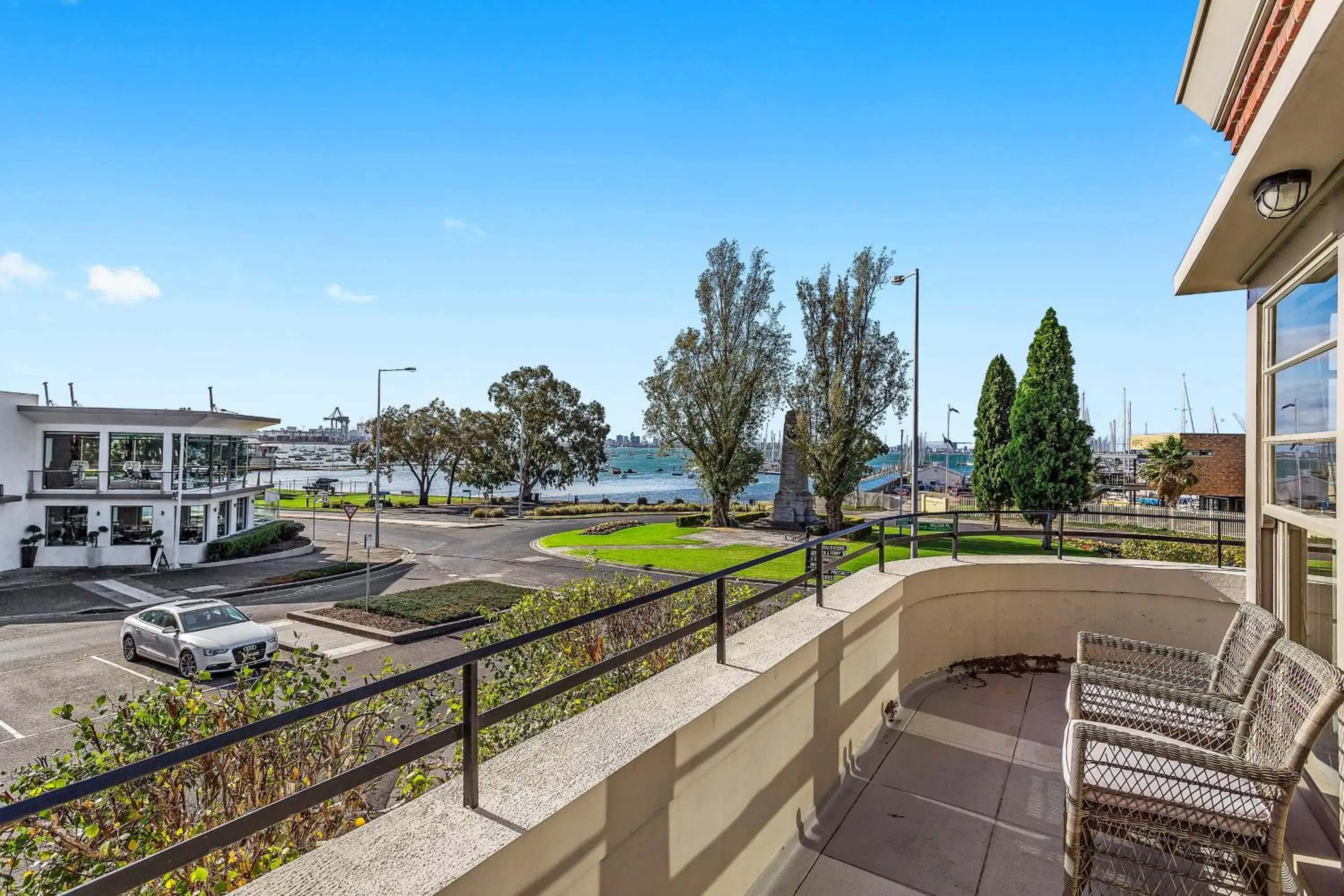 Balcony/Terrace in Captains Retreat Apartments and Cottages