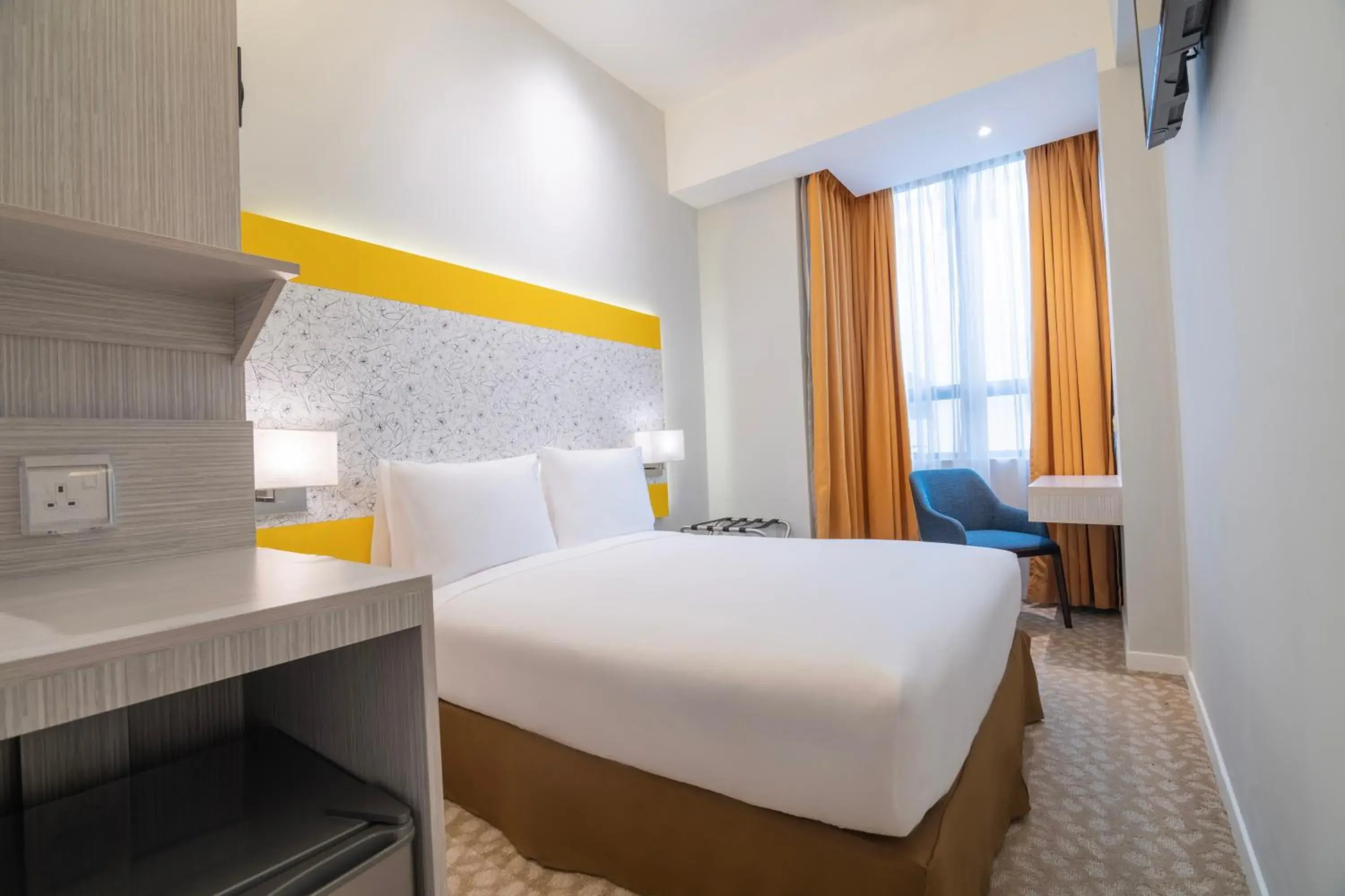 Bedroom, Bed in Holiday Inn Express & Suites Johor Bahru, an IHG Hotel