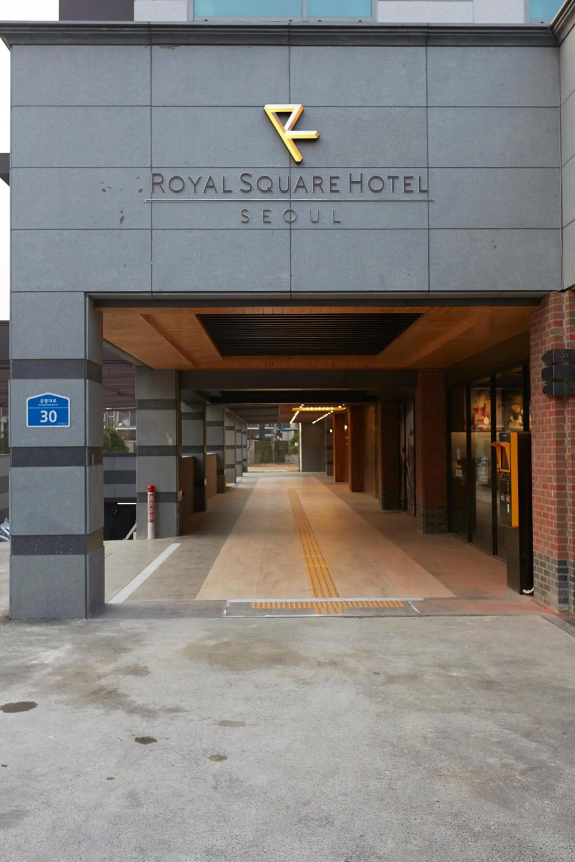 Property building in Royal Square Hotel Seoul