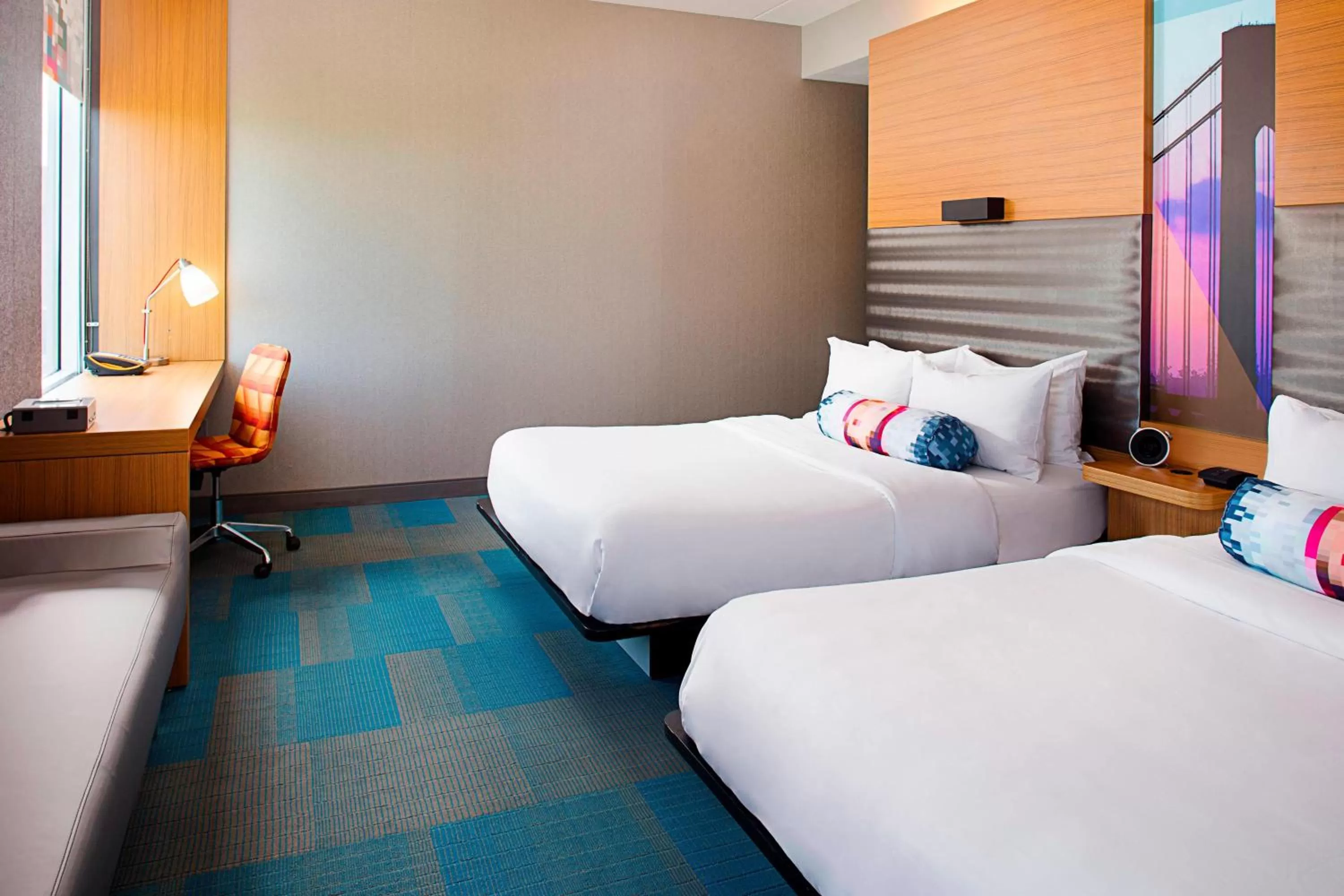 Standard Queen Room with Two Queen Beds in Aloft Philadelphia Airport