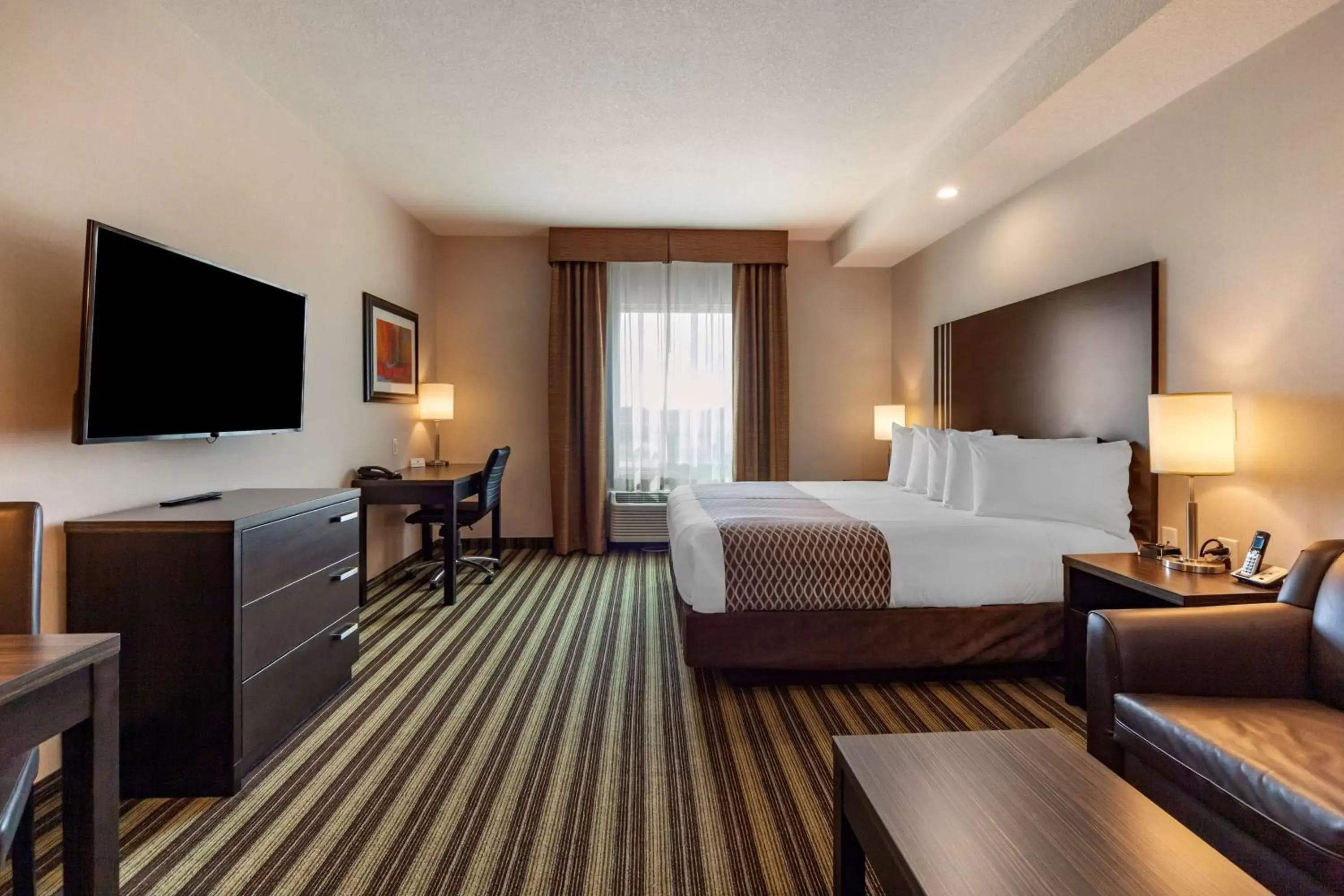 Bedroom, Bed in Best Western Plus Drayton Valley Bedroom, Bed in Best Western Plus Drayton Valley