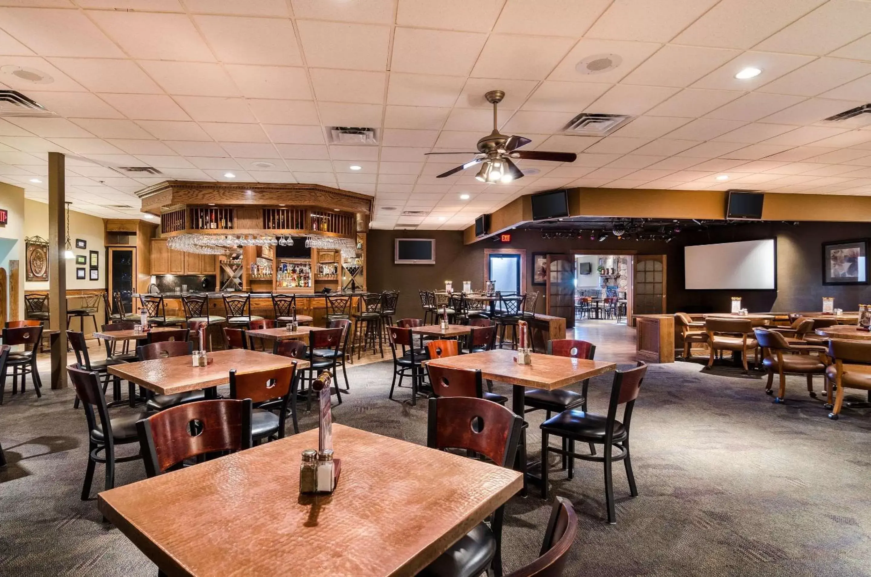 Restaurant/places to eat in Clarion Inn Garden City Restaurant/places to eat in Clarion Inn Garden City