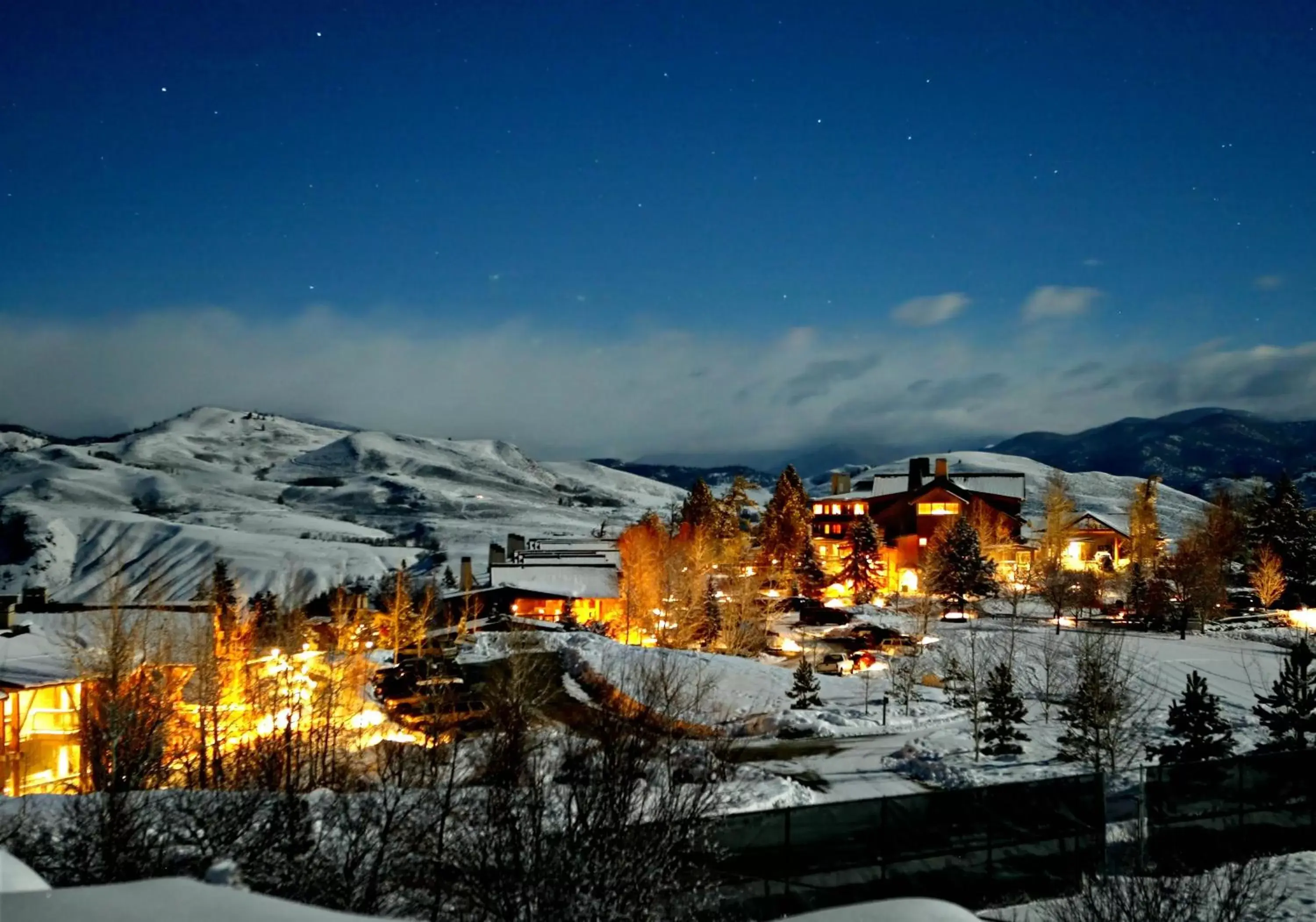 Winter in Sun Mountain Lodge