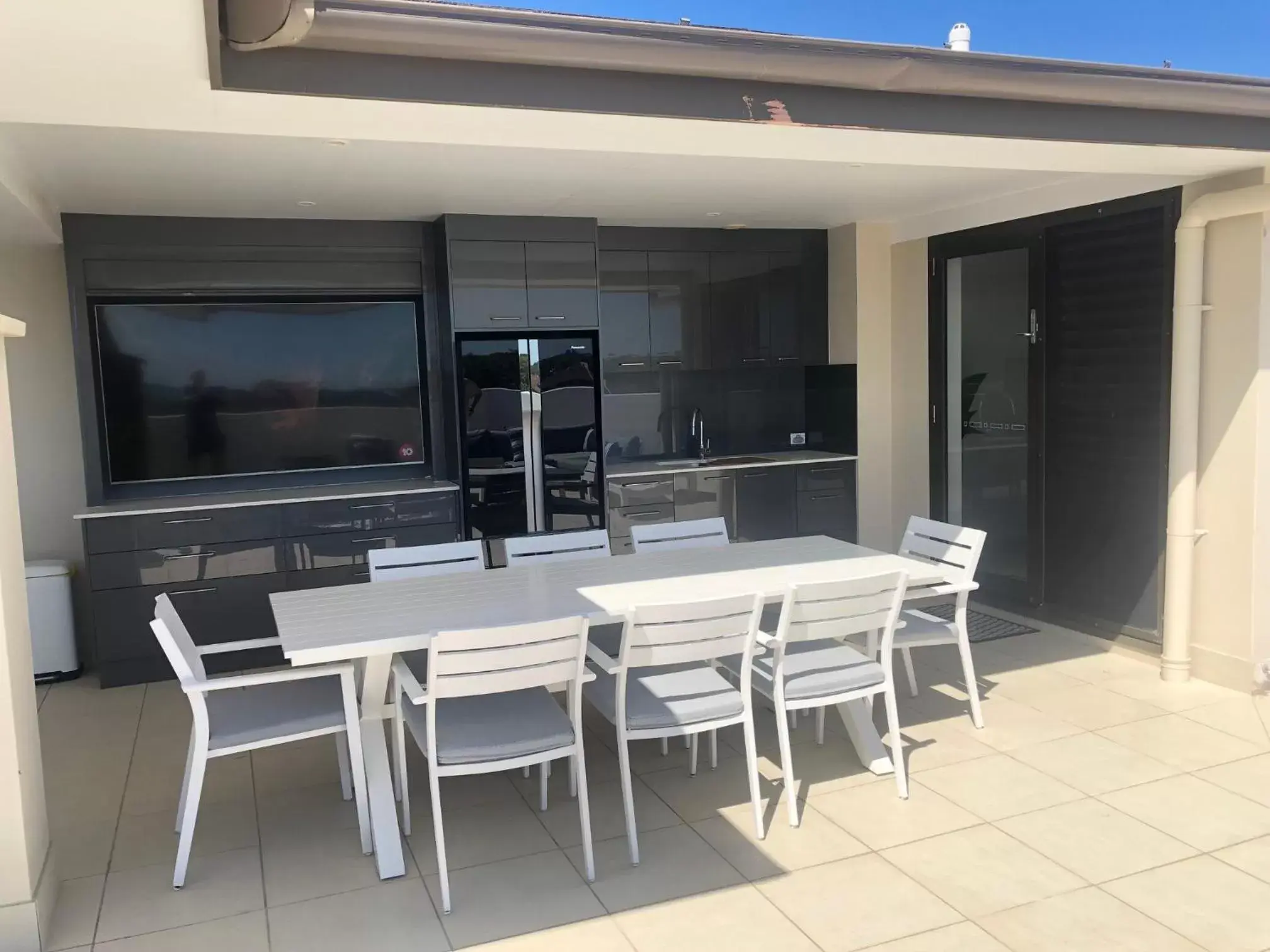 Patio in Grand Mercure Allegra Hervey Bay