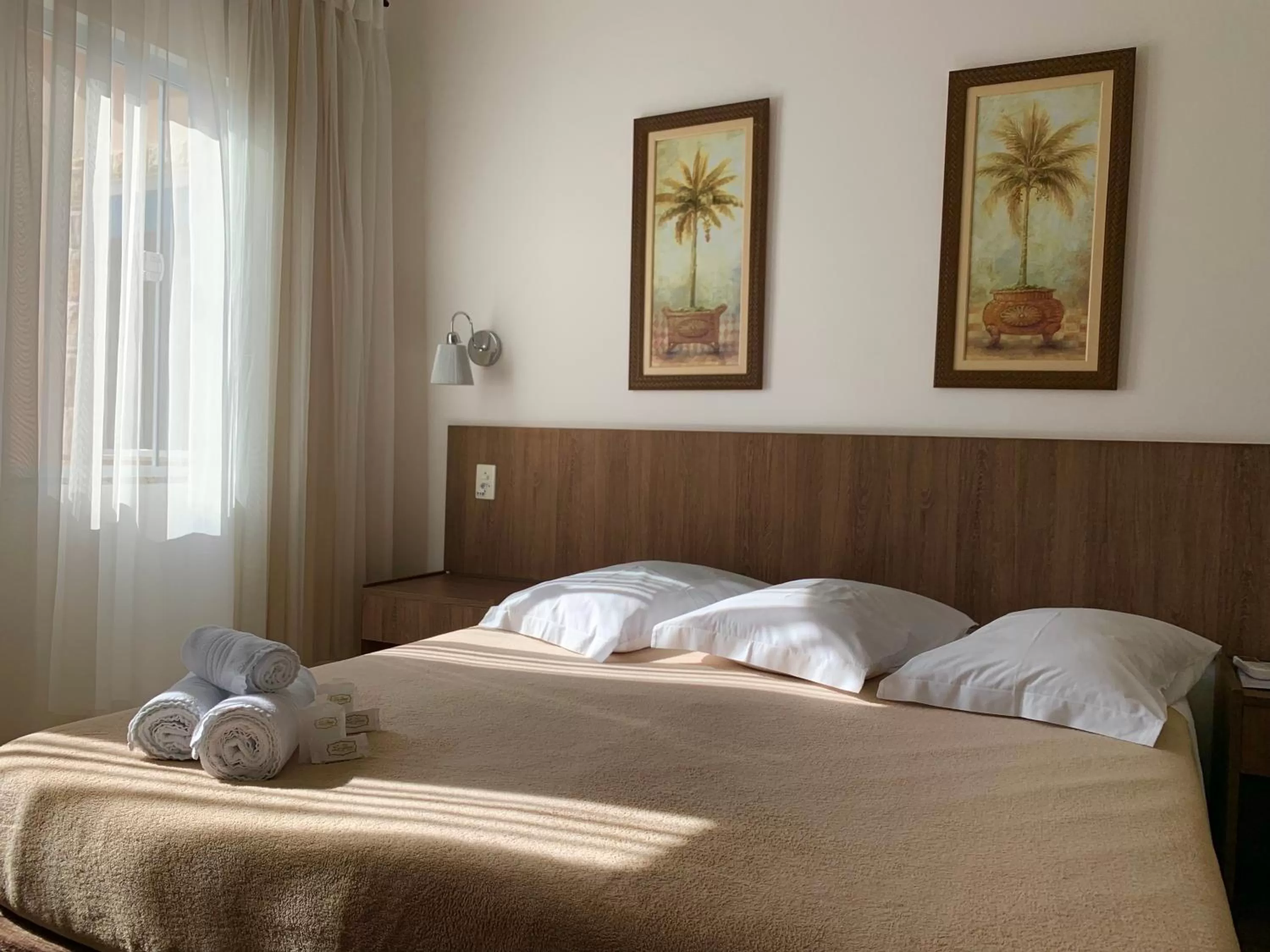 Photo of the whole room, Bed in Hotel La Ponsa Itatiaia