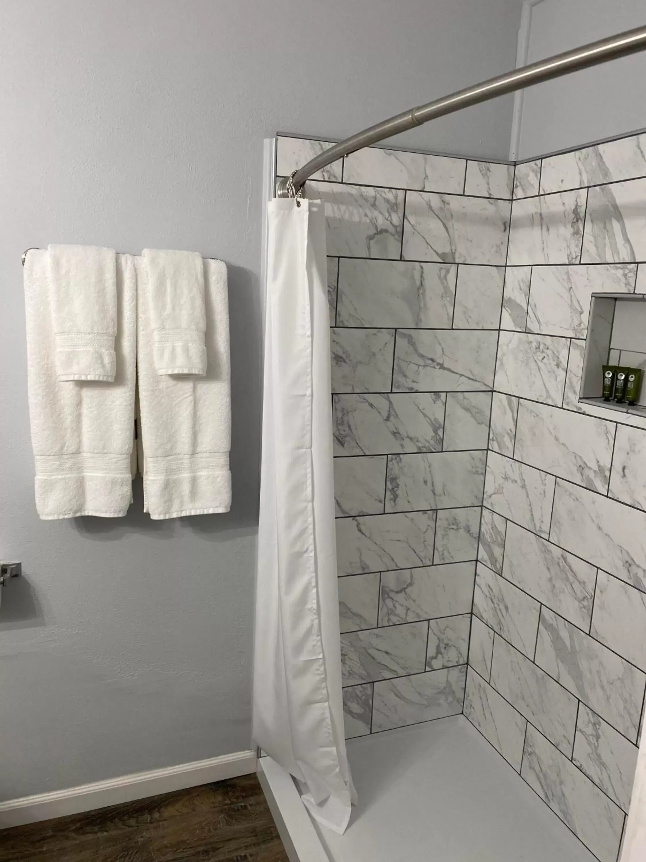 Bathroom in Veda Inn & Cottages