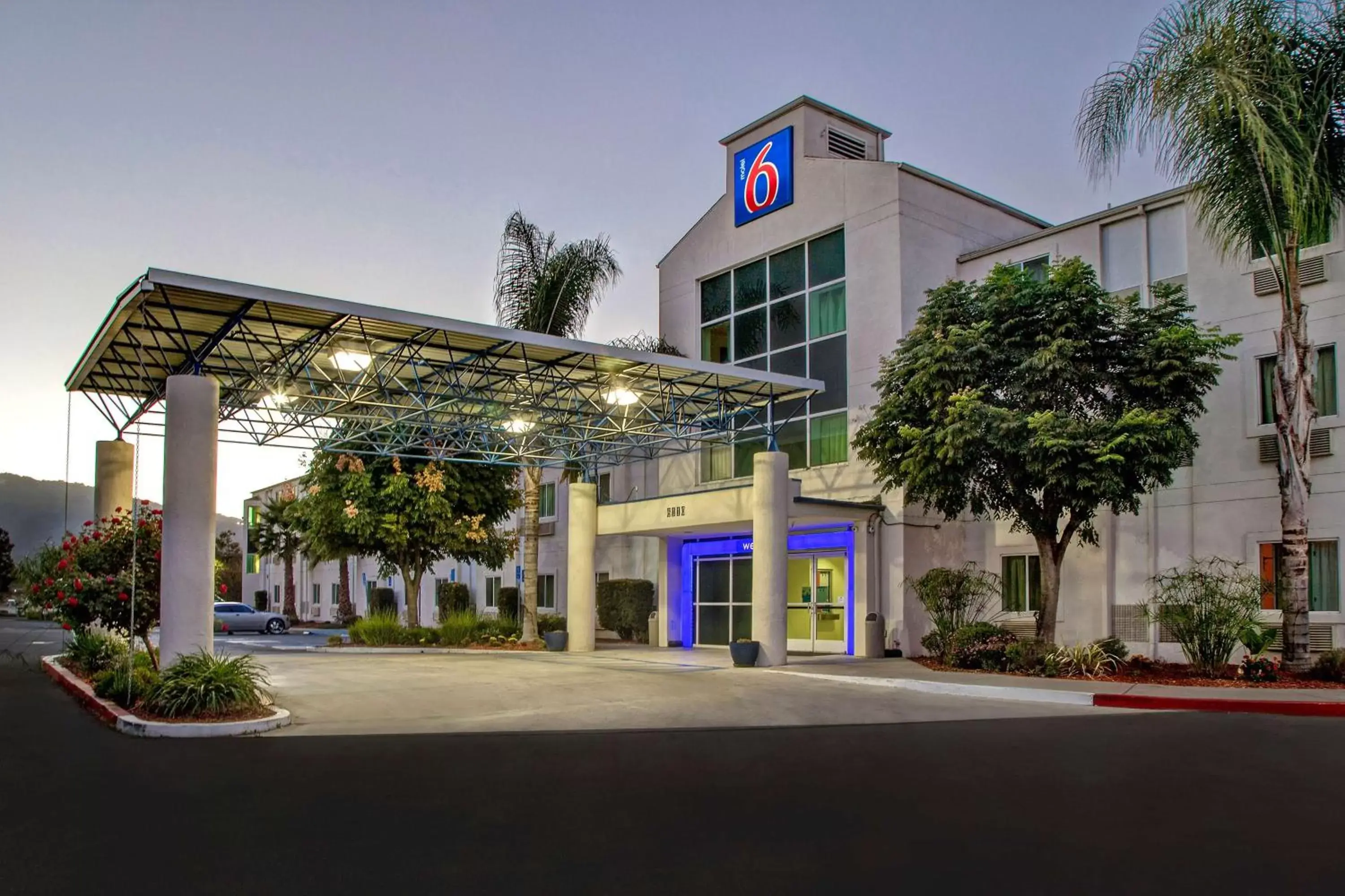 Property Building in Motel 6-Gilroy, CA