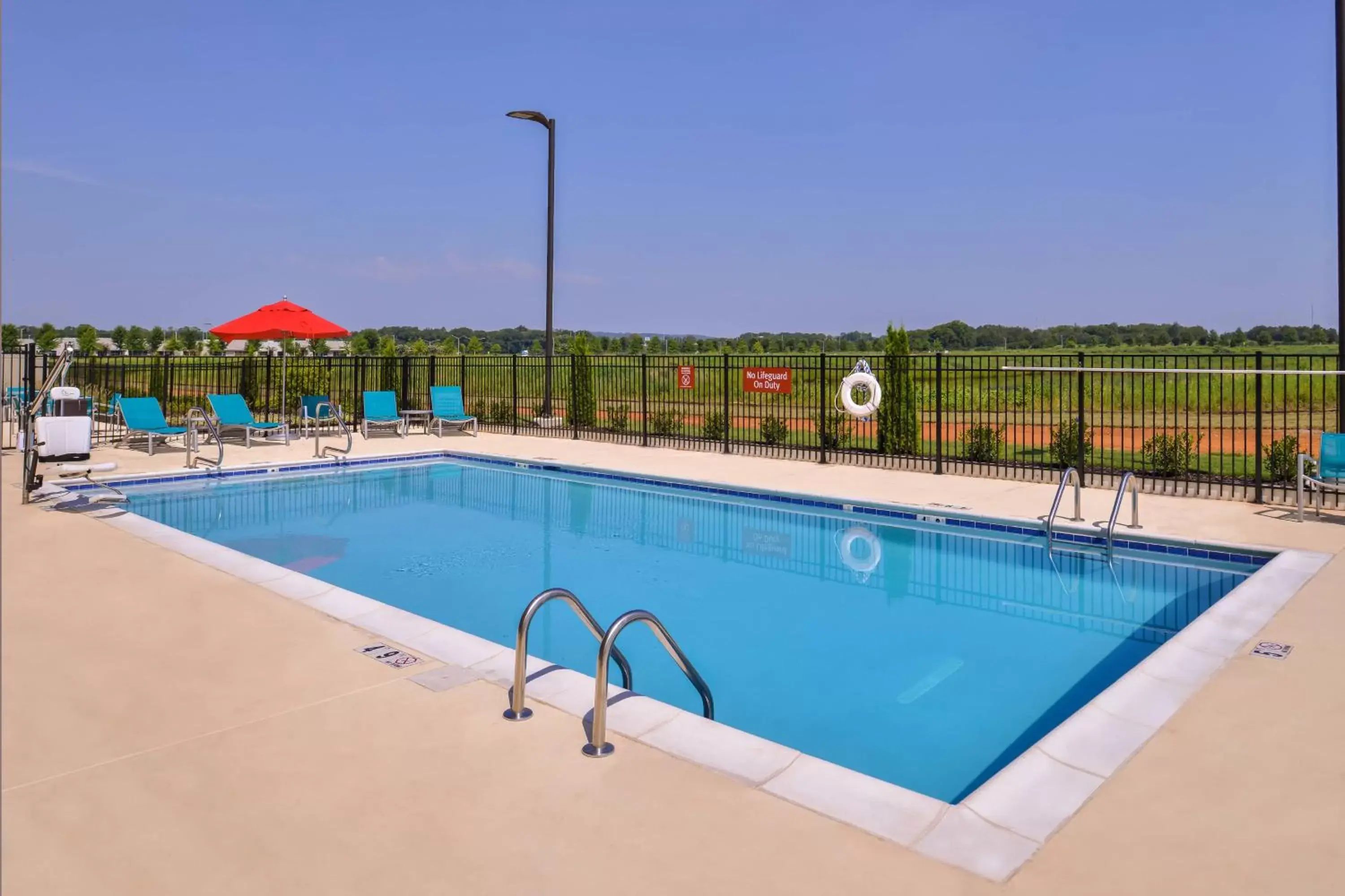 Swimming Pool in TownePlace Suites by Marriott Huntsville West/Redstone Gateway