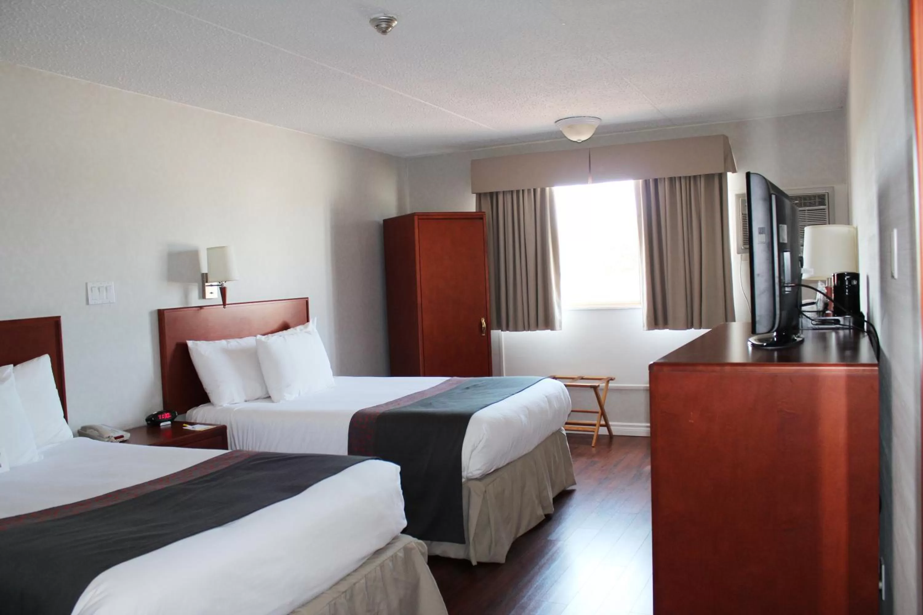 Bedroom, Bed in Days Inn by Wyndham Bridgewater Conference Center