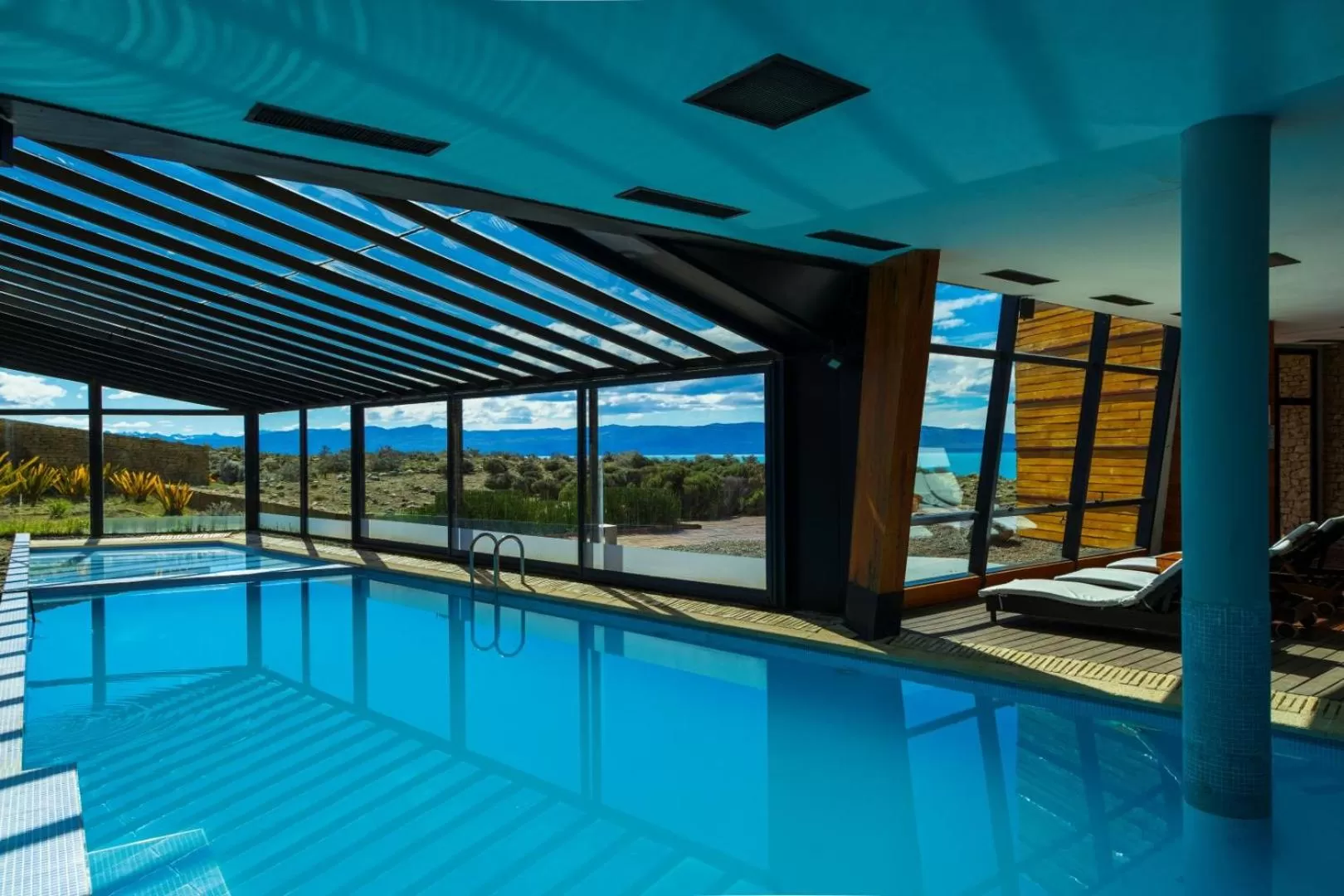 Swimming pool in Design Suites Calafate