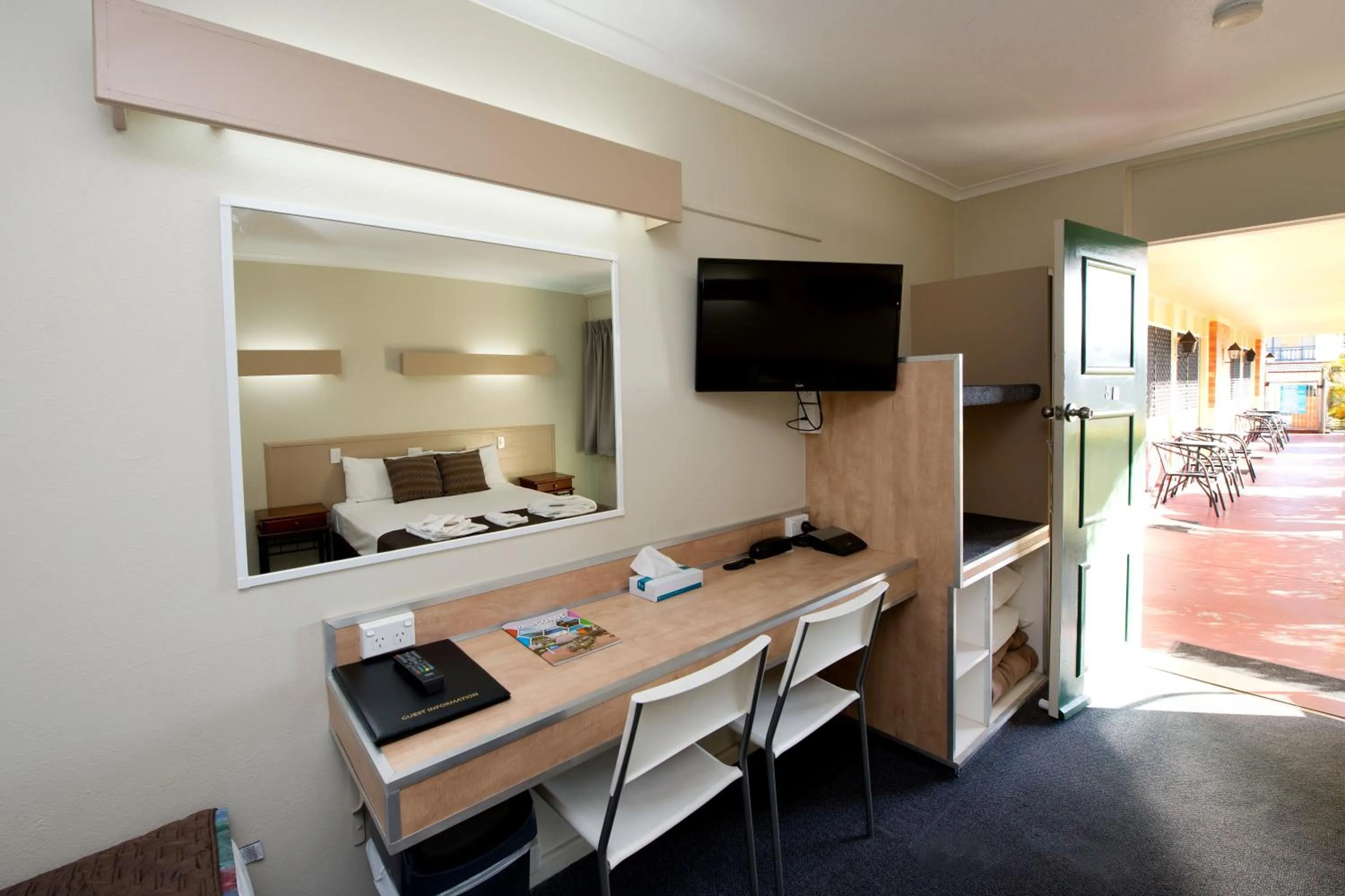 TV and multimedia, Bed in Mineral Sands Motel