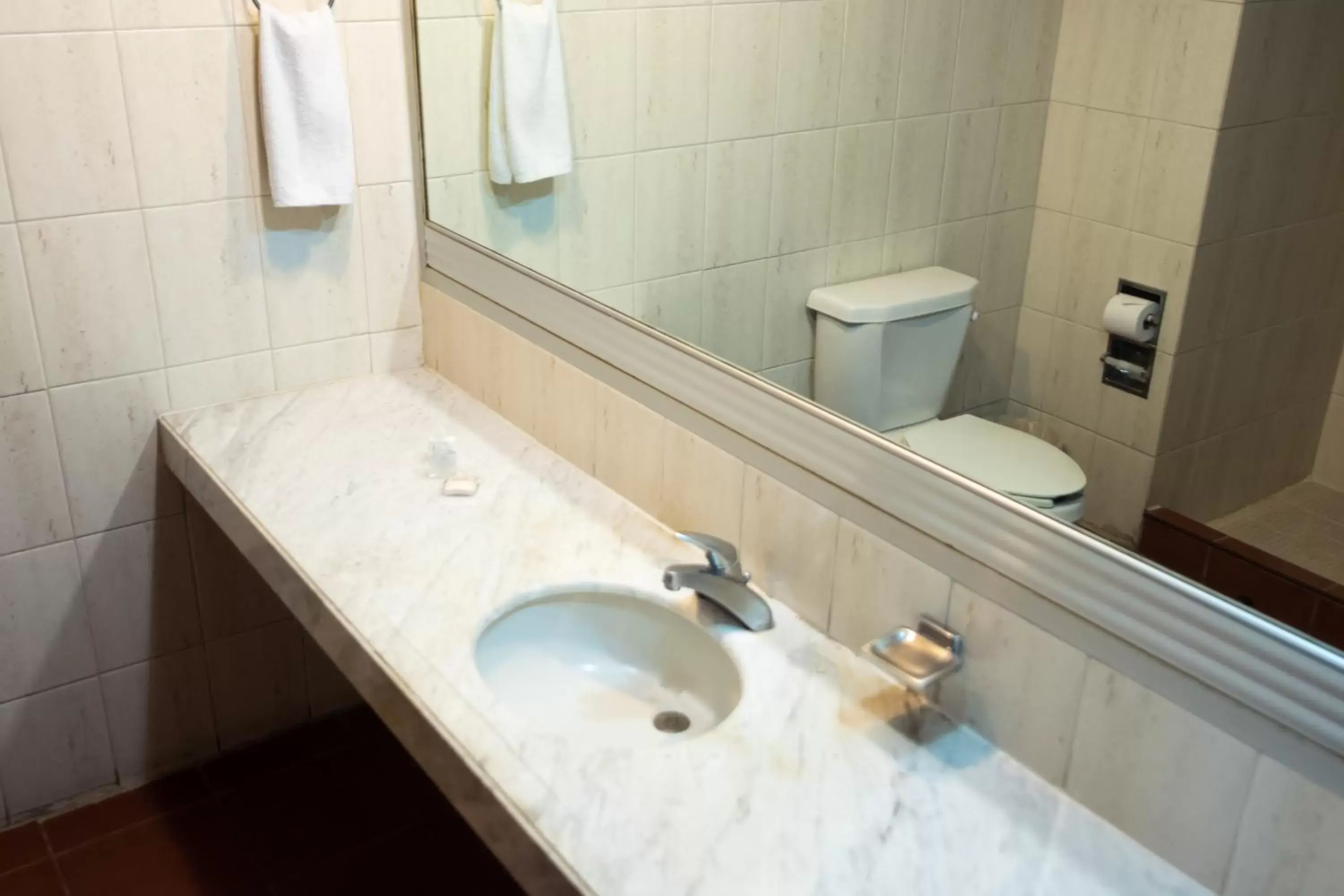 Bathroom in Hotel Fenix