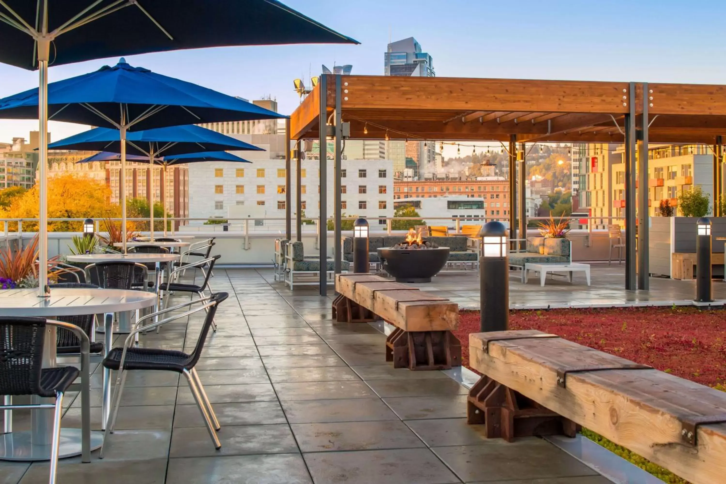 Patio, Restaurant/Places to Eat in Hampton Inn And Suites By Hilton Portland-Pearl District