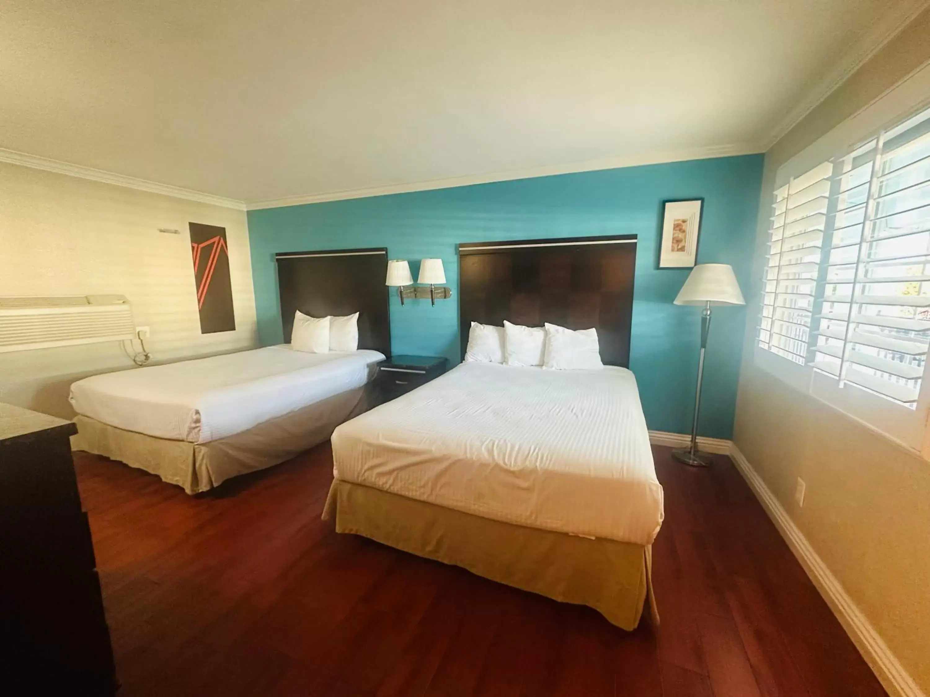 Bedroom, Bed in Casa Blanca Hotel & Suites Orange