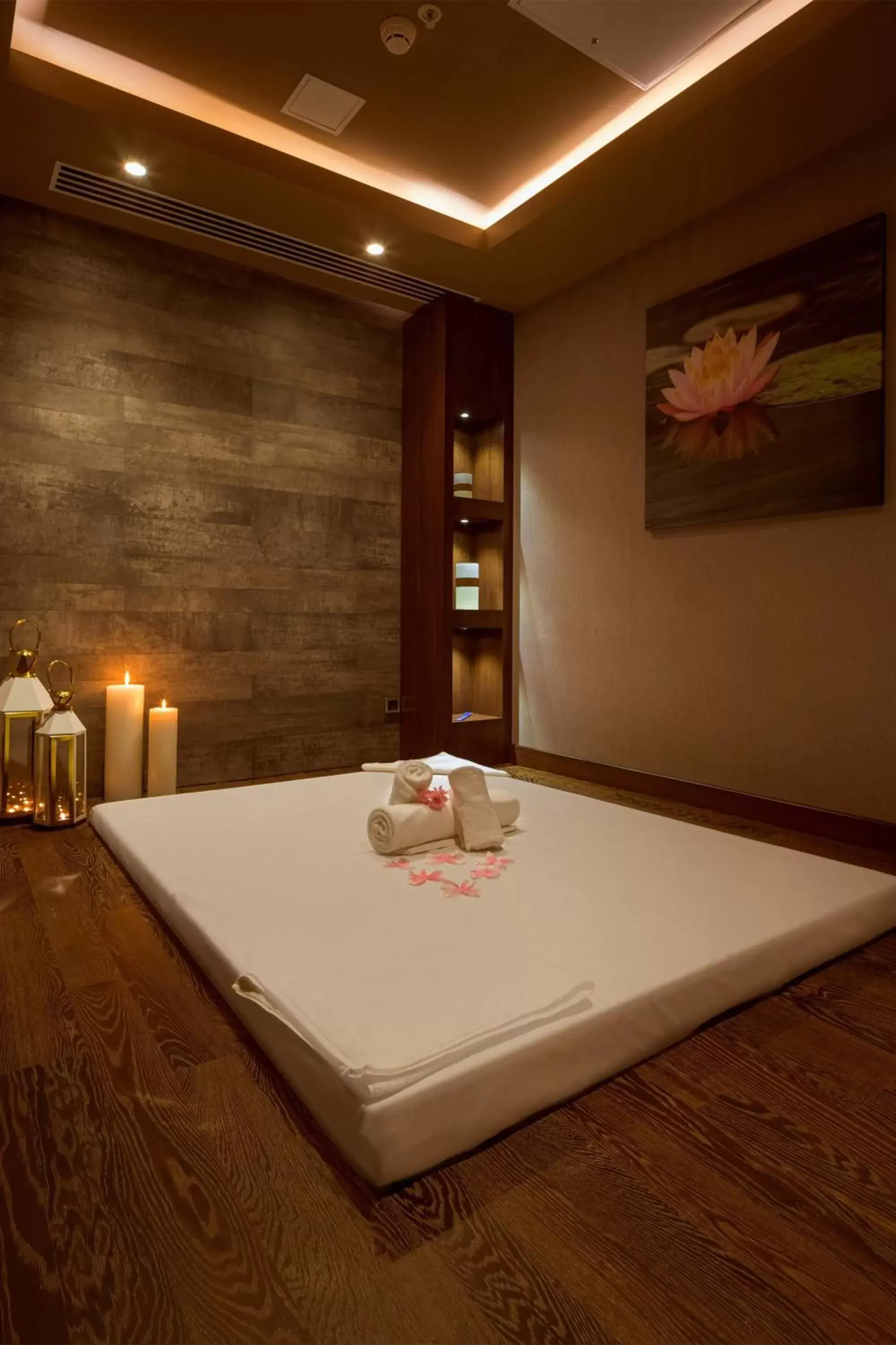 Spa and wellness centre/facilities, Bed in Sheraton Bishkek