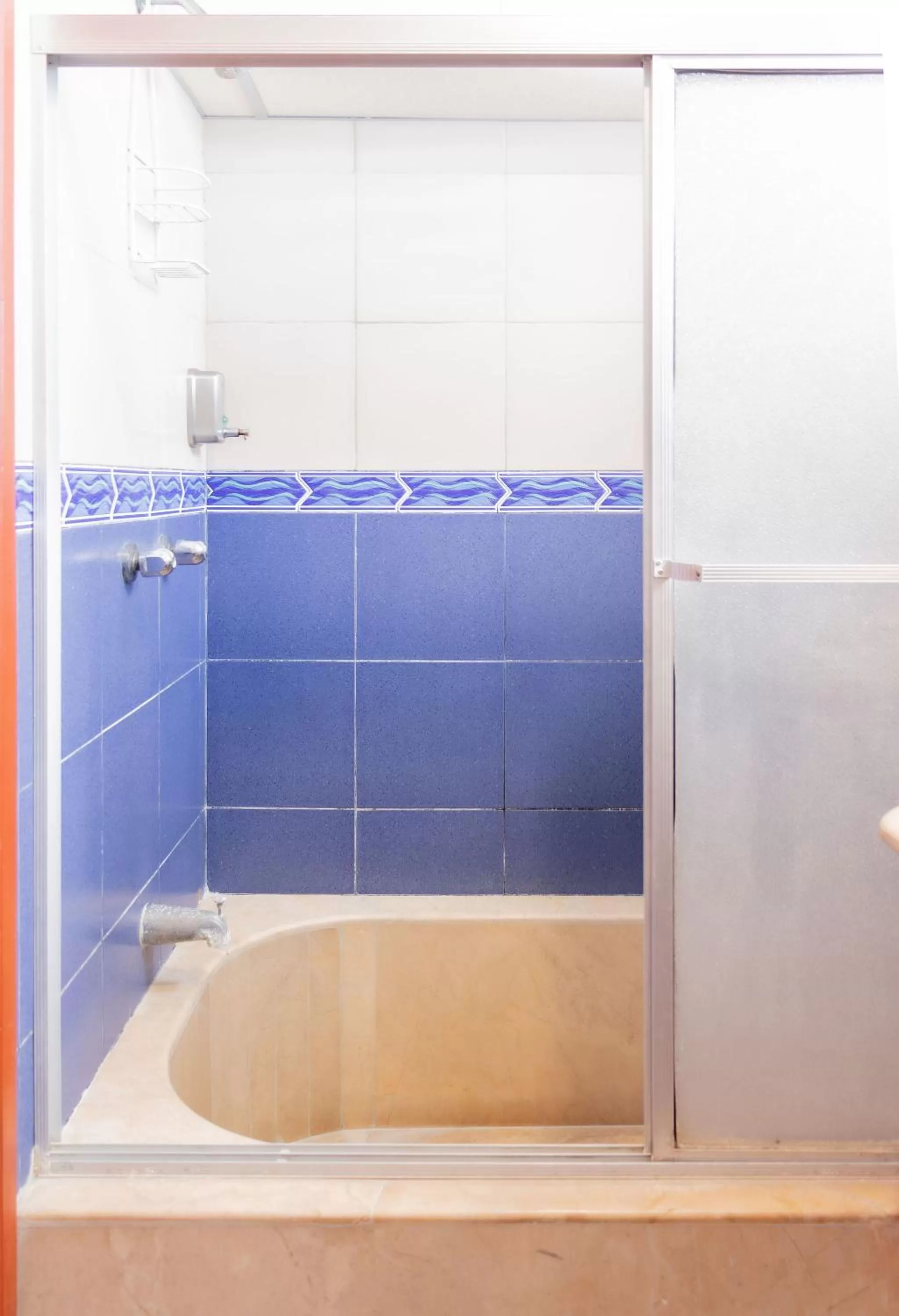 Bathroom in Hostal Antares