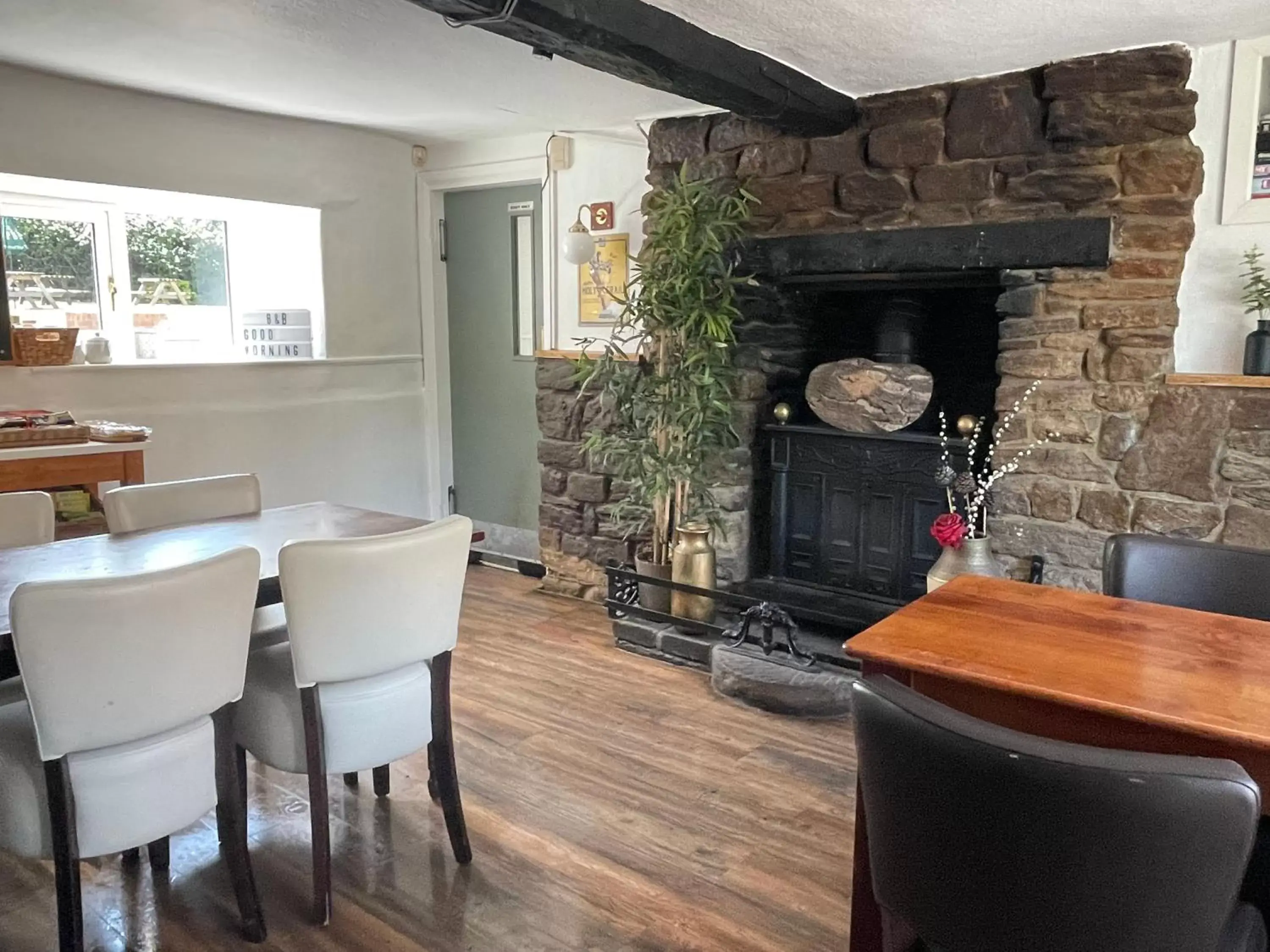 Lounge or bar, Dining Area in The Maltsters Country Inn