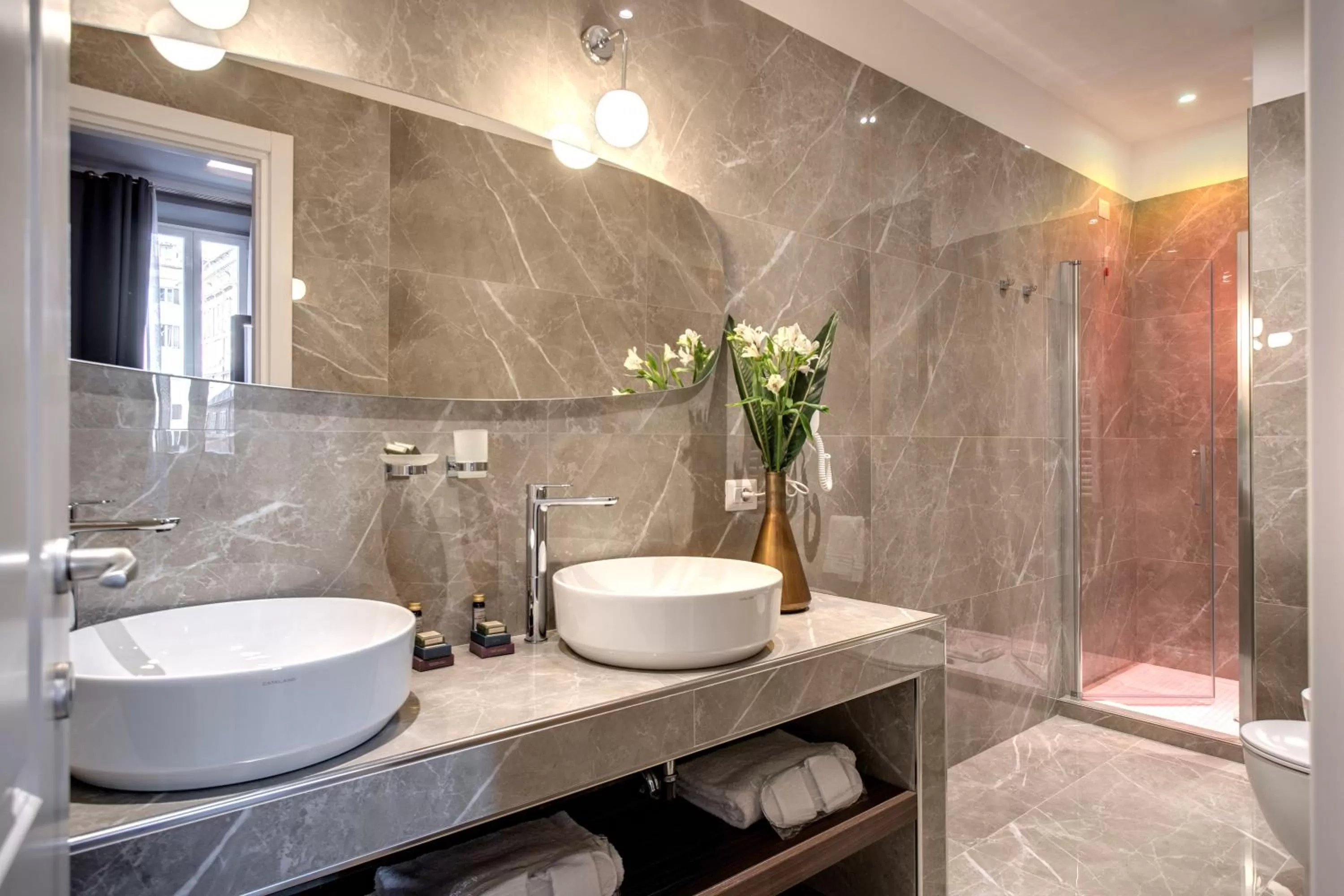 Bathroom in Tree Charme Parliament Boutique Hotel