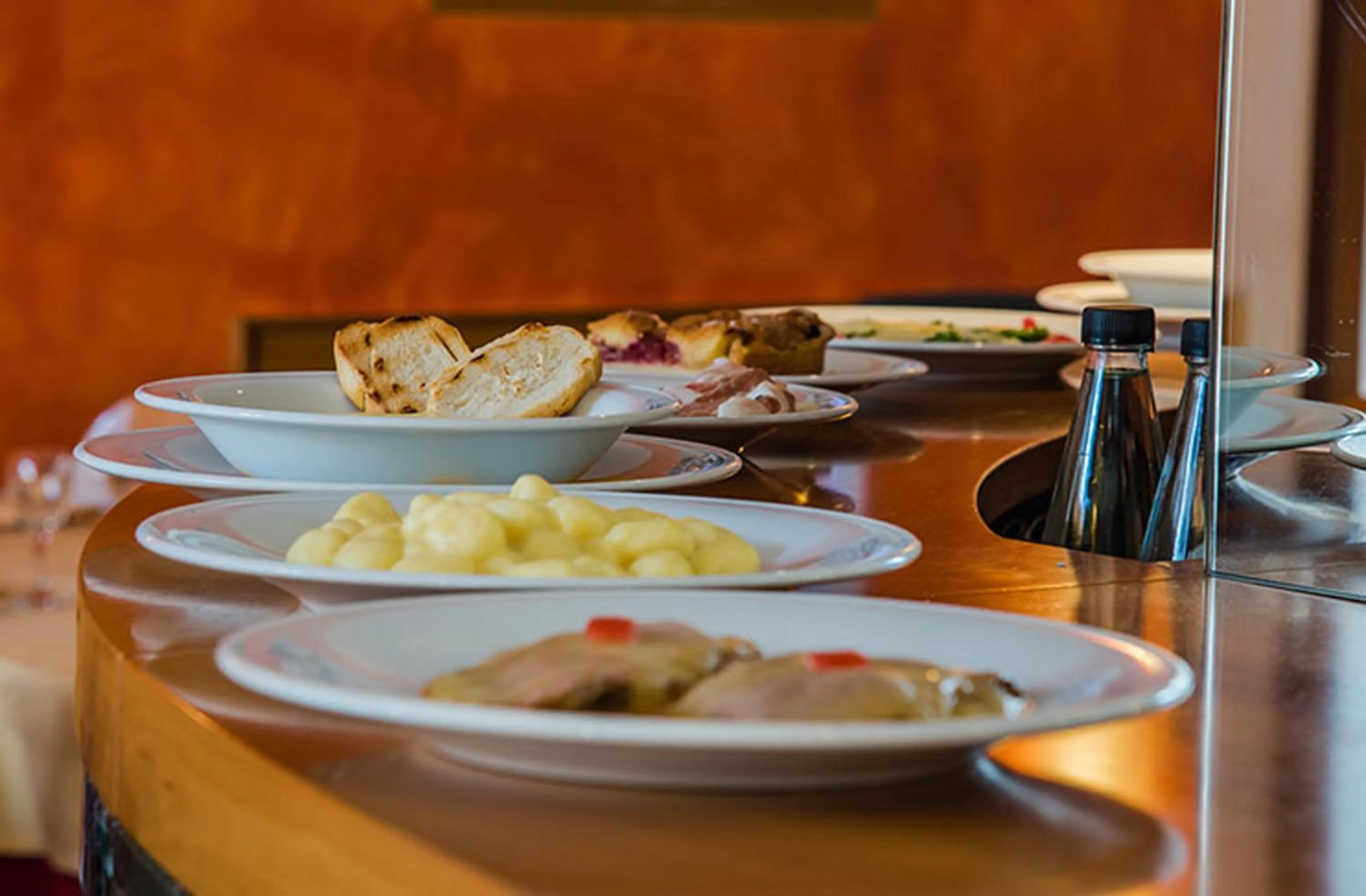 Restaurant/places to eat in Hotel Au Soleil