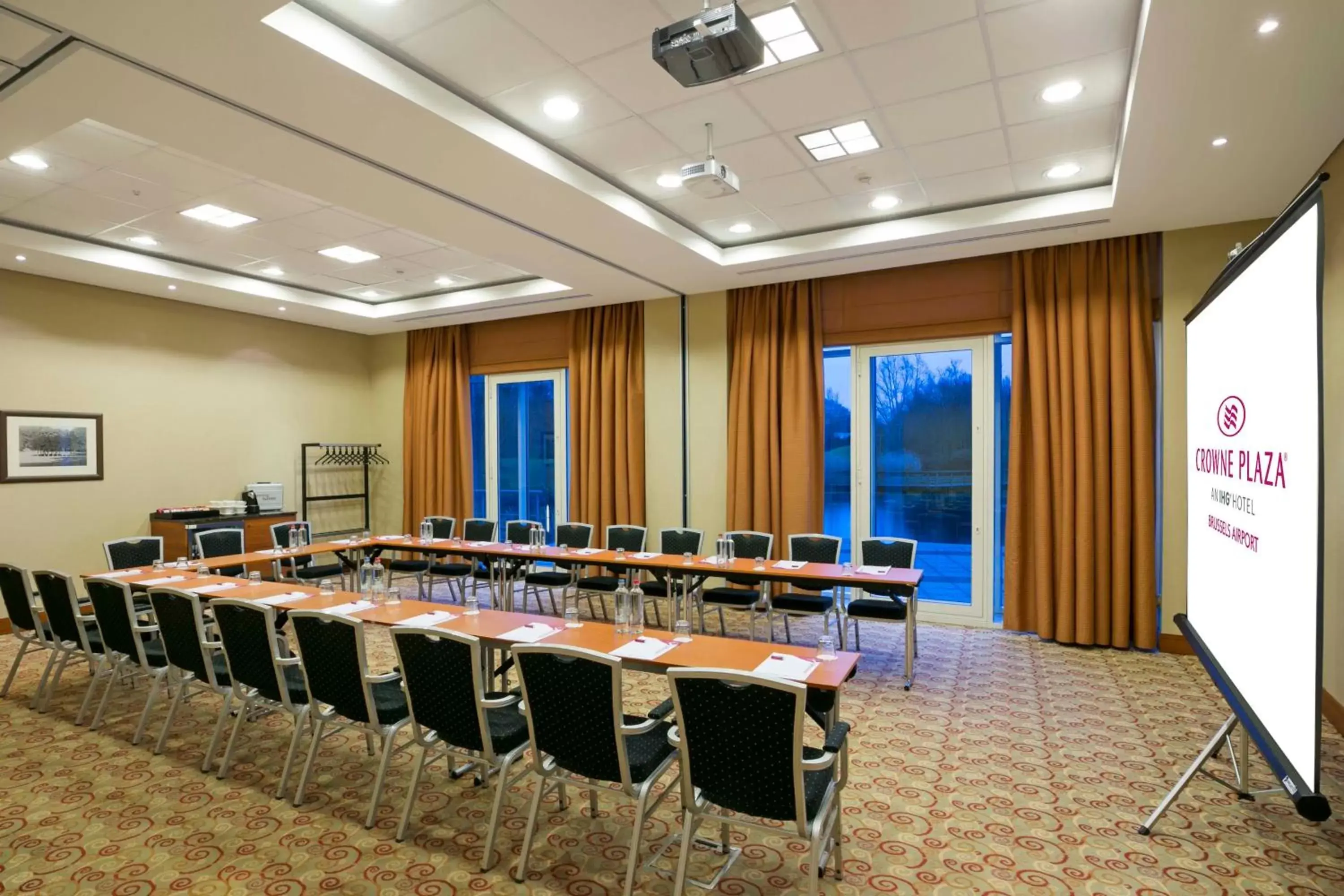 Meeting/conference room in Crowne Plaza Brussels Airport, an IHG Hotel