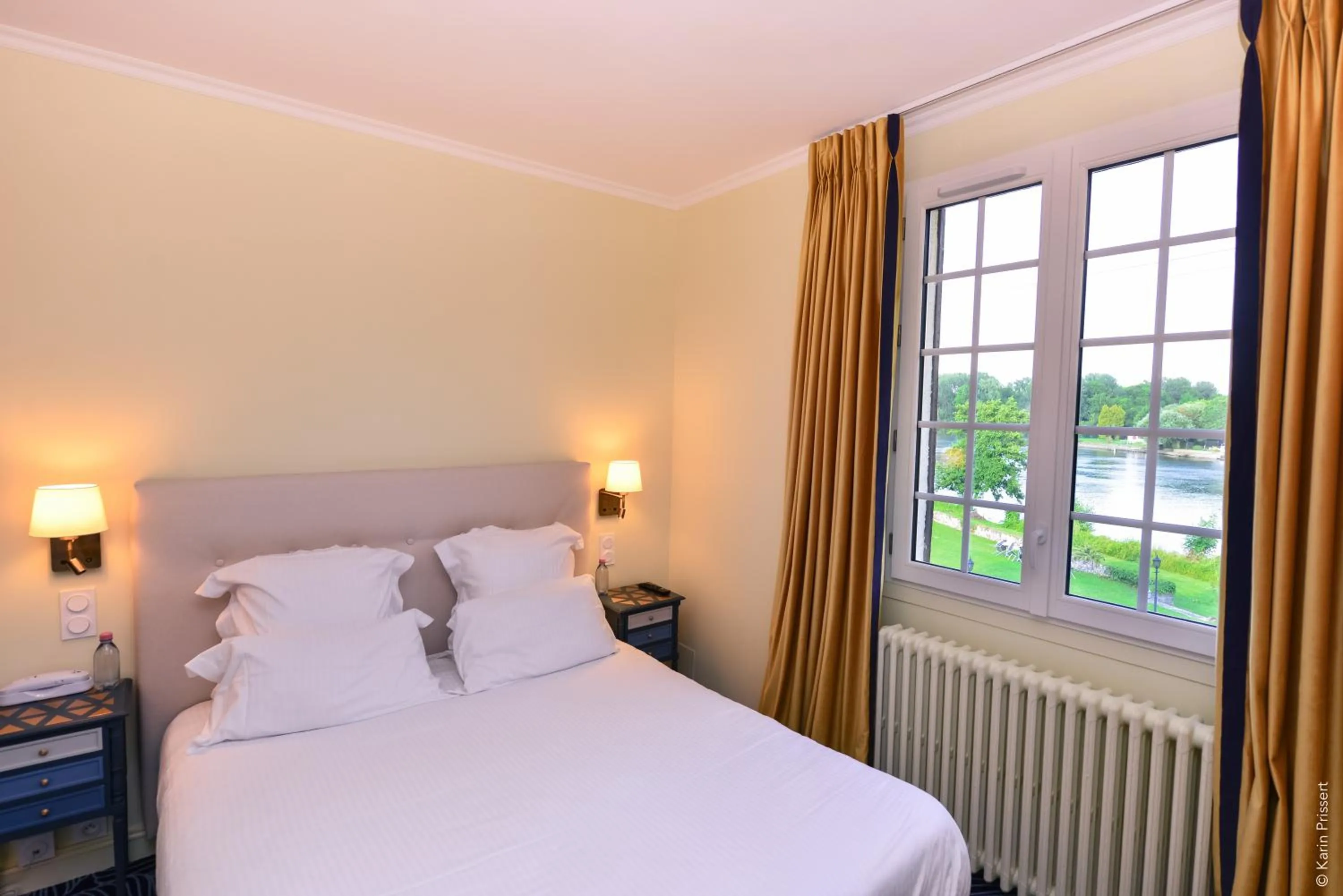 Bed in Hostellerie Saint Pierre