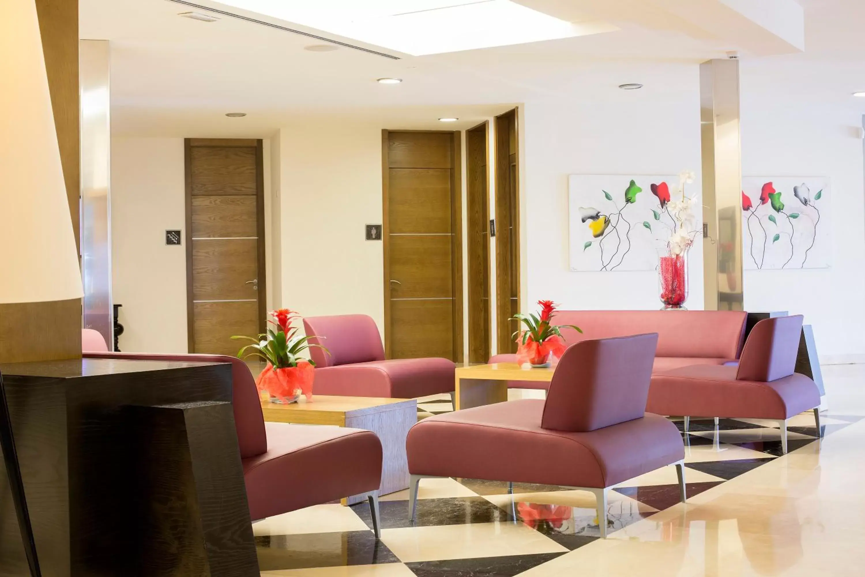 Lobby or reception in Hipotels Cala Millor Park