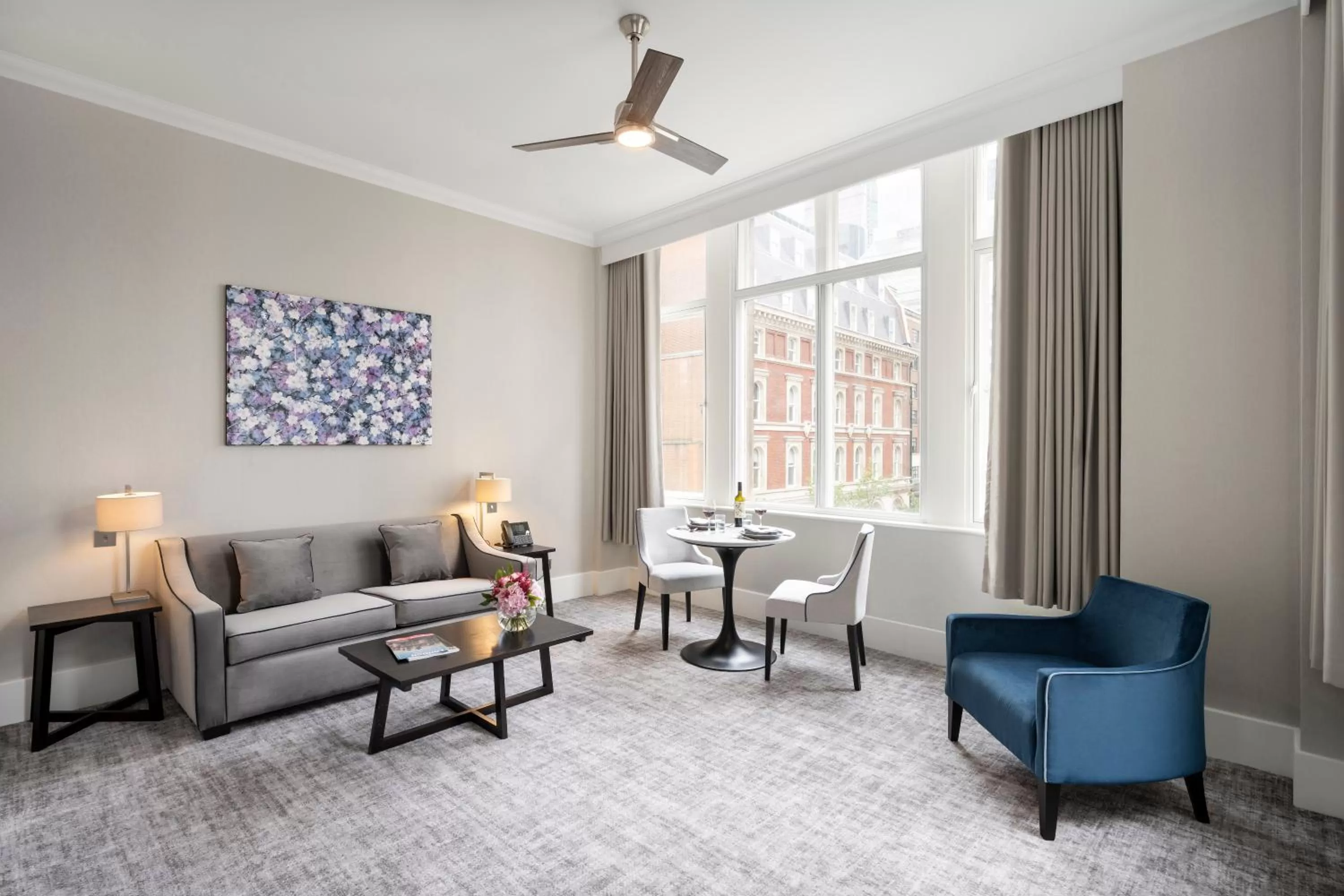 Living room in Tower Residences by Blue Orchid