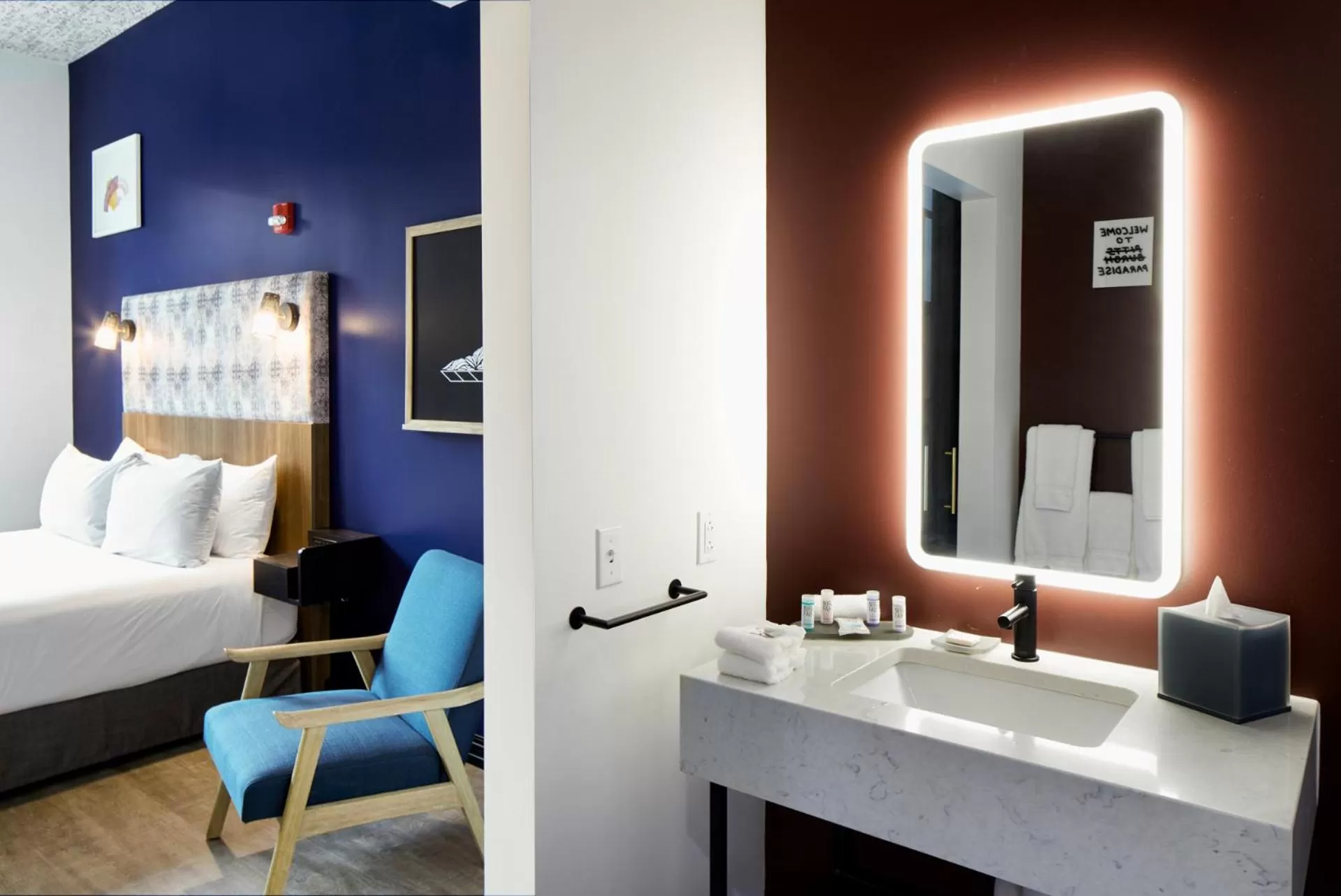 Bathroom, Bed in TRYP by Wyndham Pittsburgh/Lawrenceville