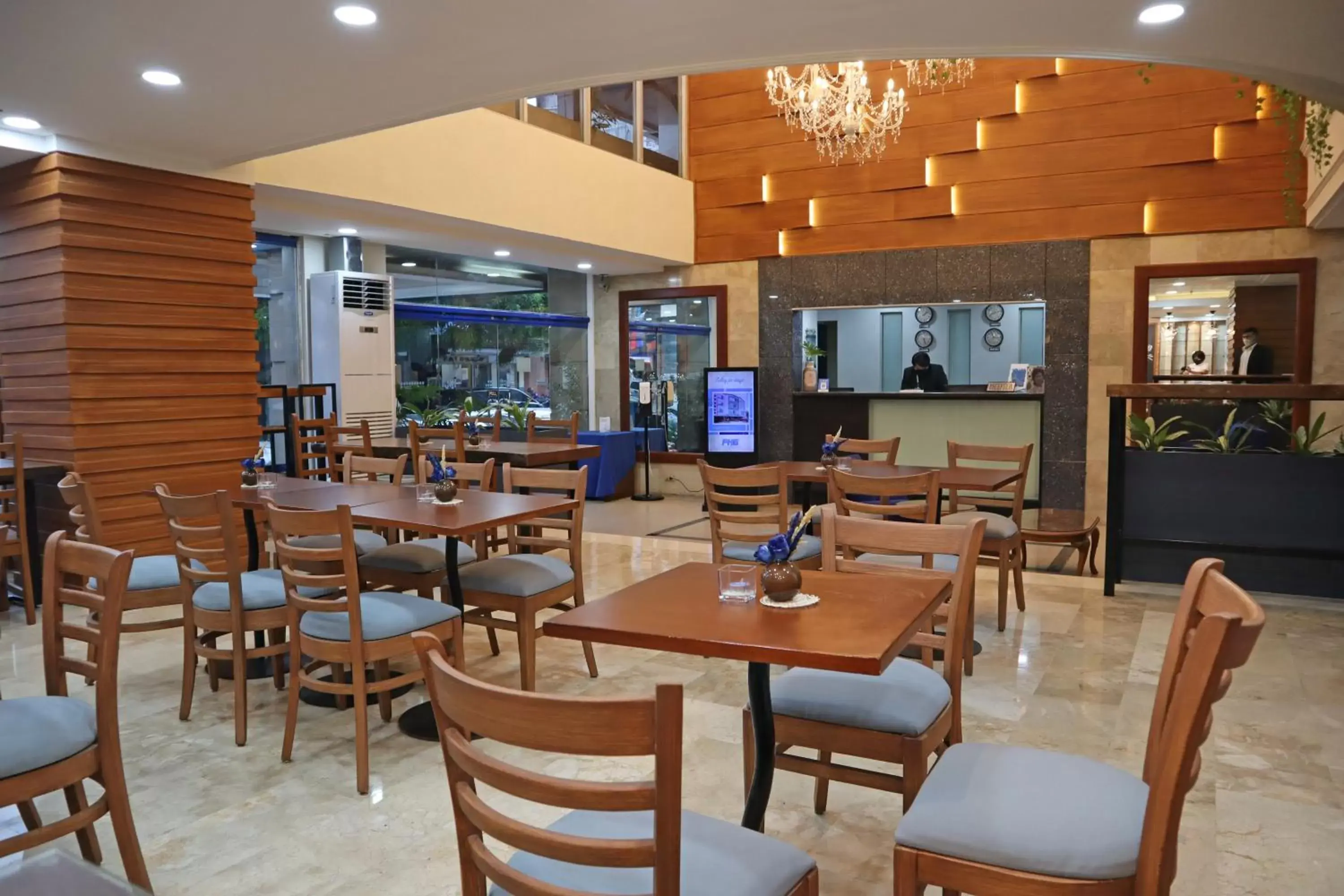 Restaurant/Places to Eat in Fersal Hotel Malakas, Quezon City