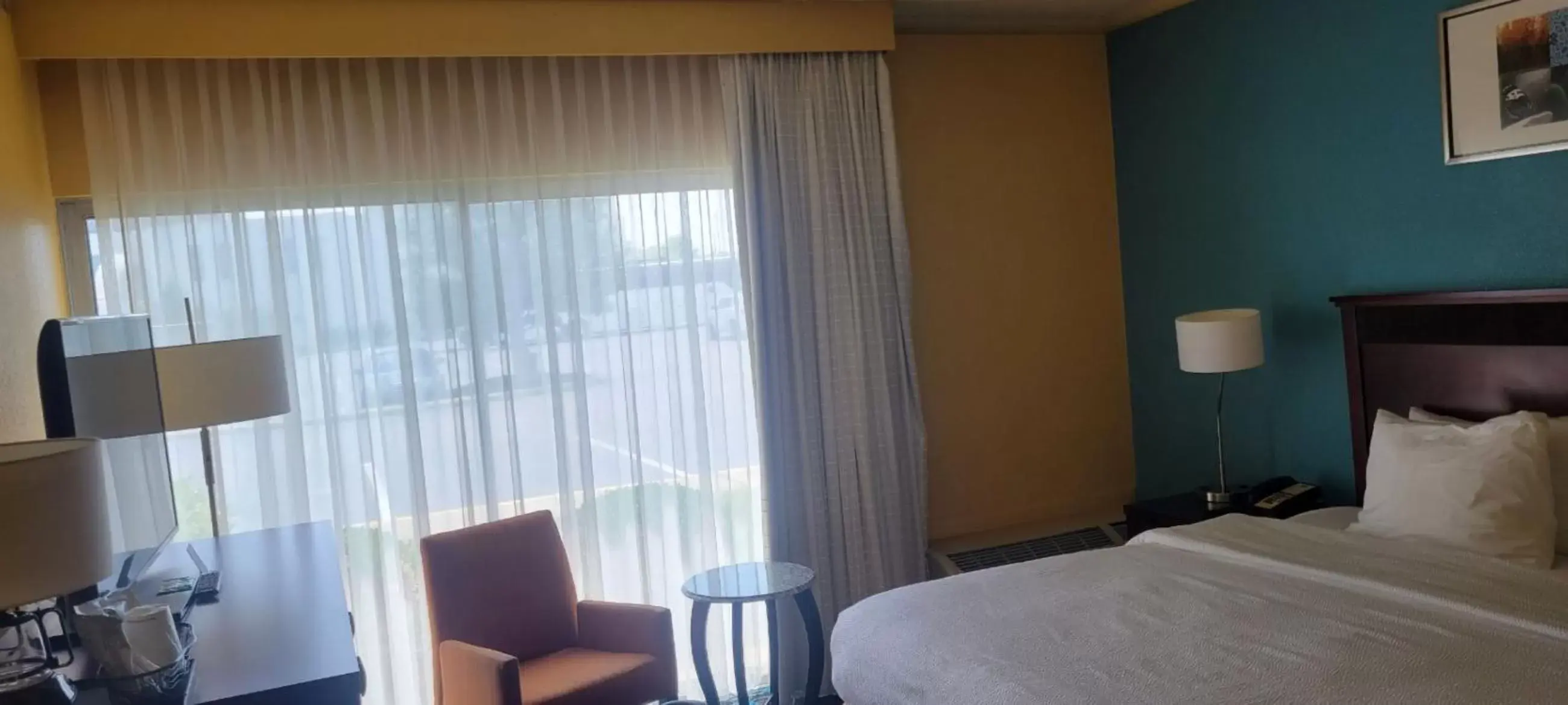 Bed in Fairfield Inn & Suites Cincinnati North/Sharonville