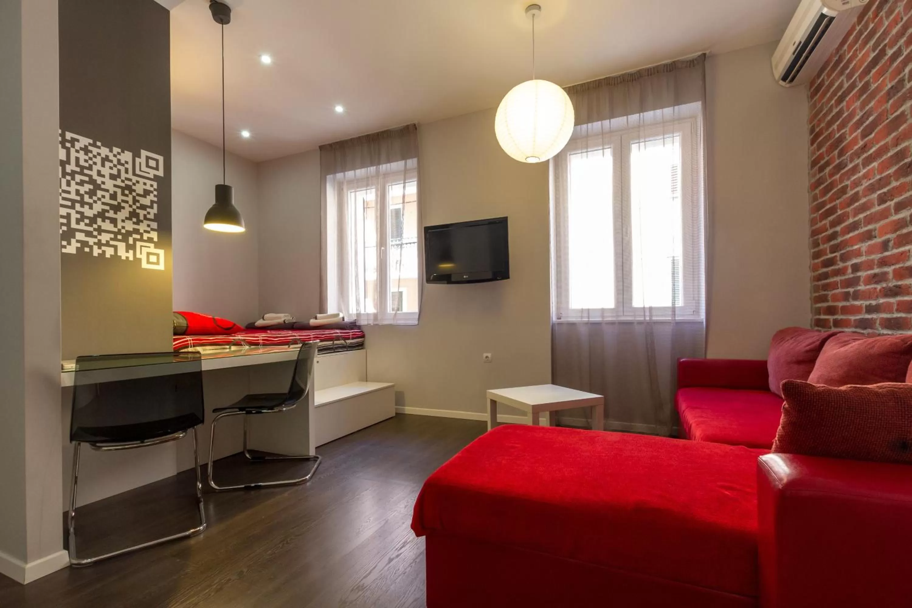 Day in Apartments Aspalathos