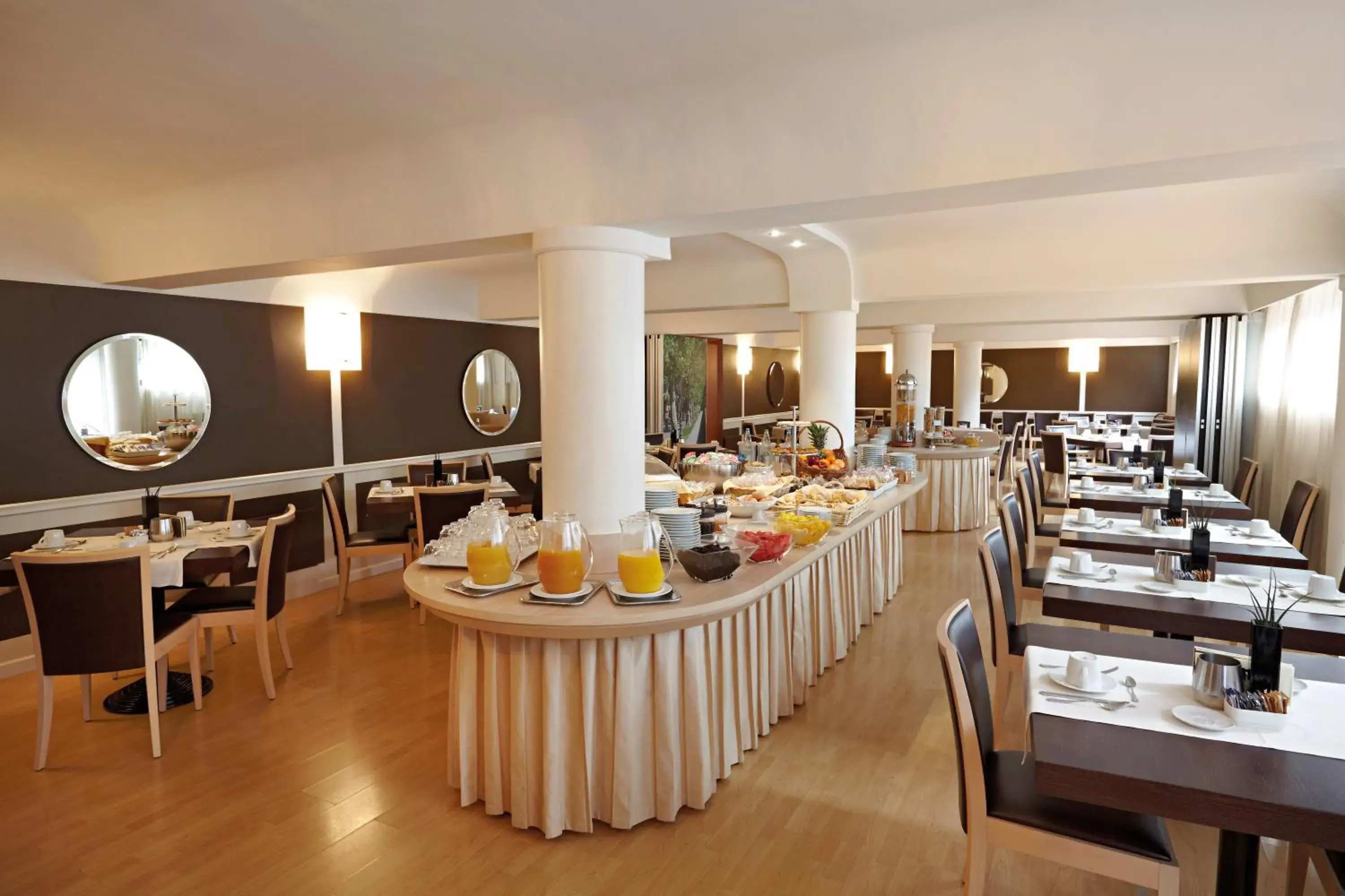 Buffet breakfast, Restaurant/Places to Eat in Albergo Celide