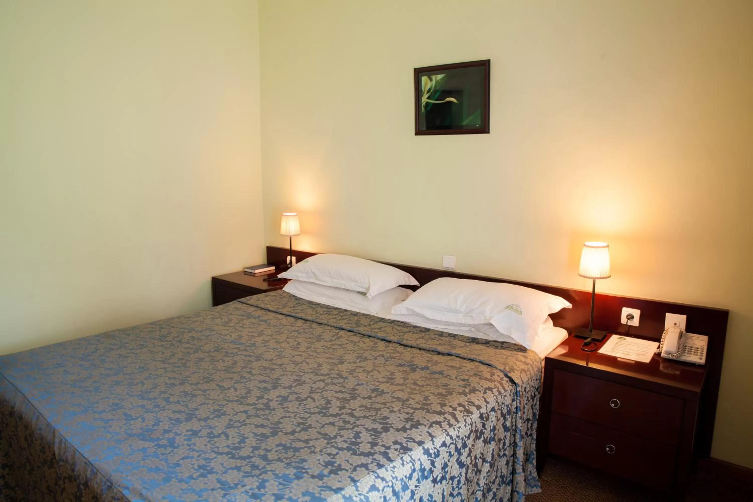 Bedroom, Bed in Gorillas Lake Kivu Hotel