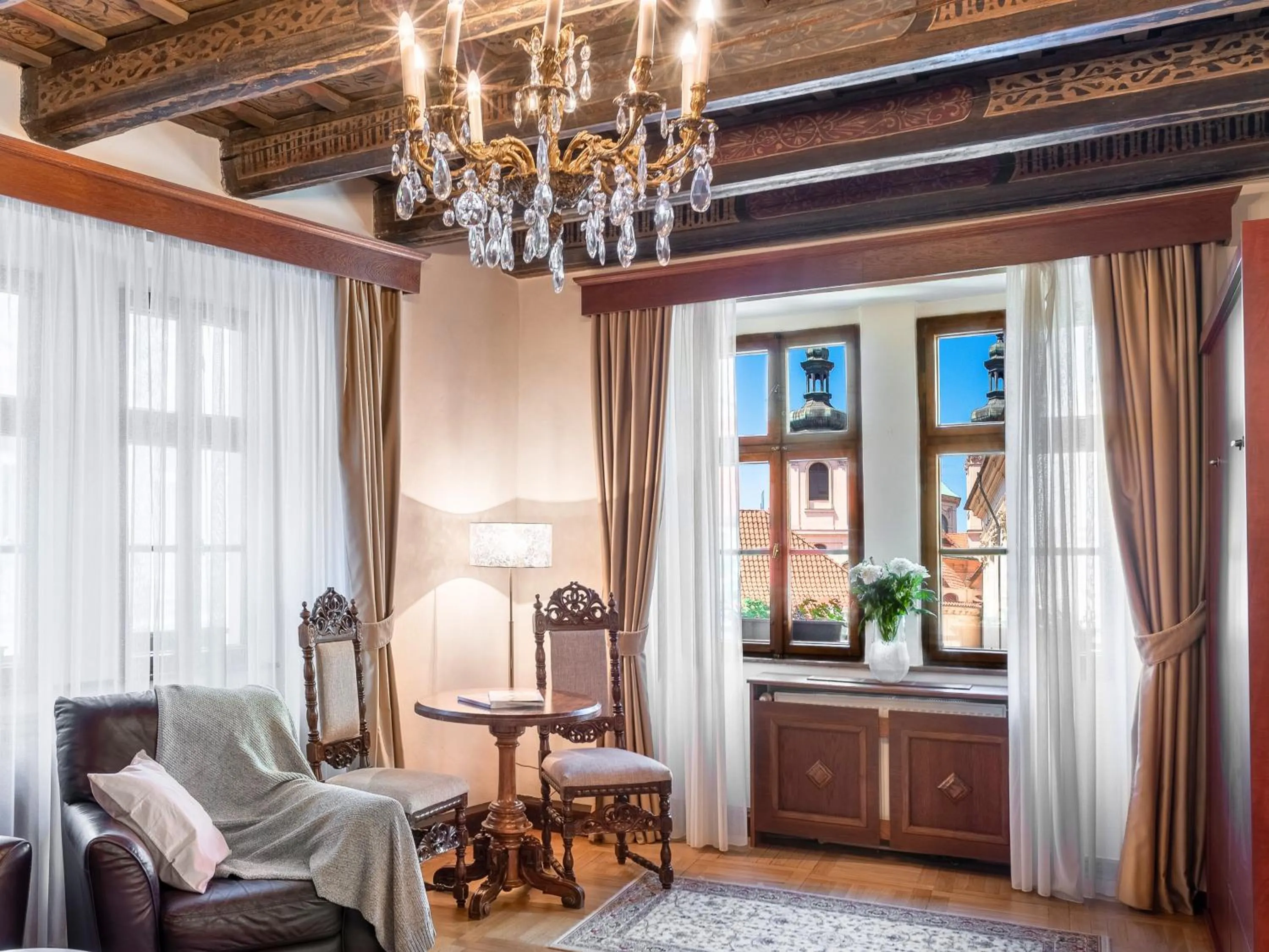 Guests in Aurus by Adrez