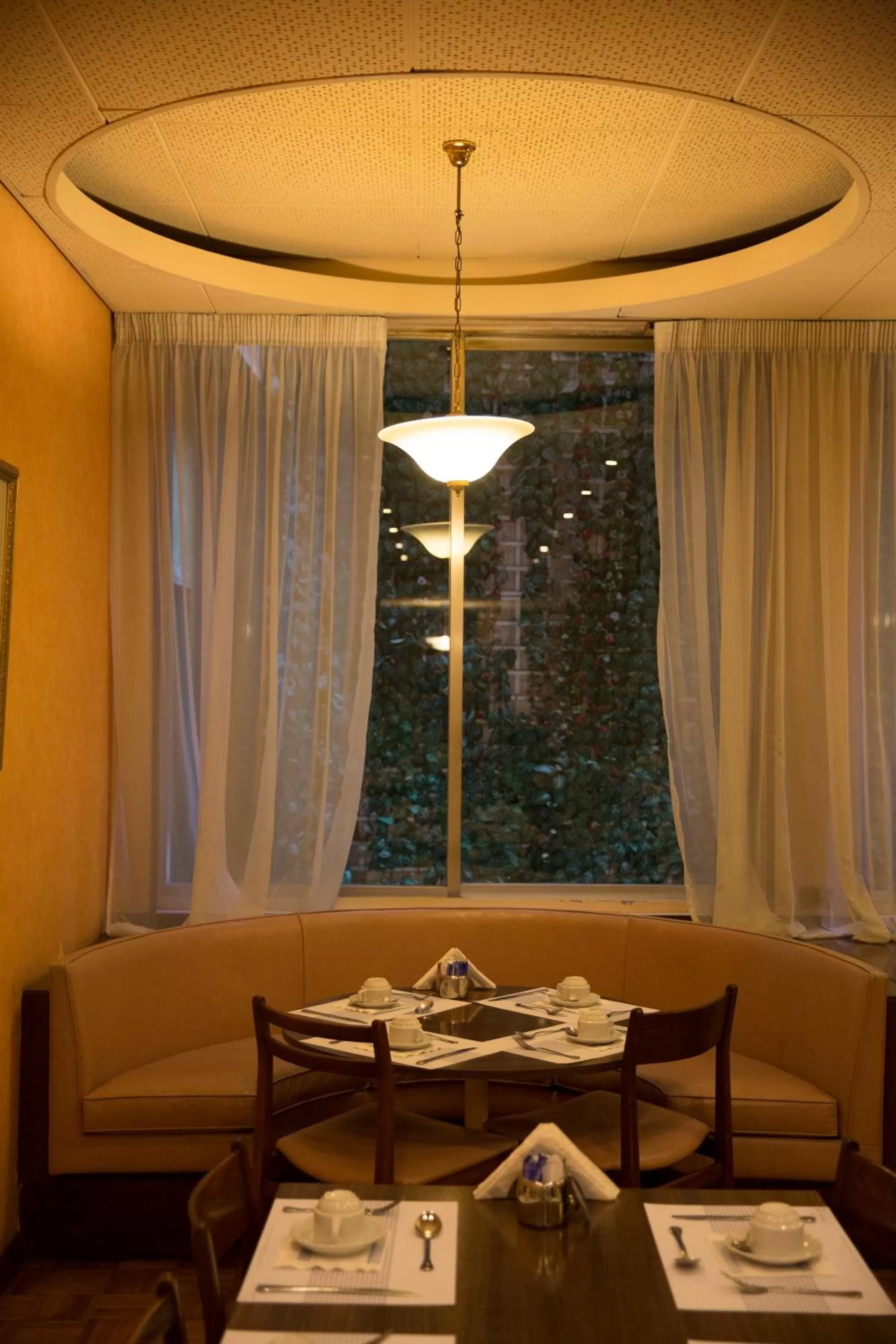 Restaurant/places to eat in The Mayflower Hotel