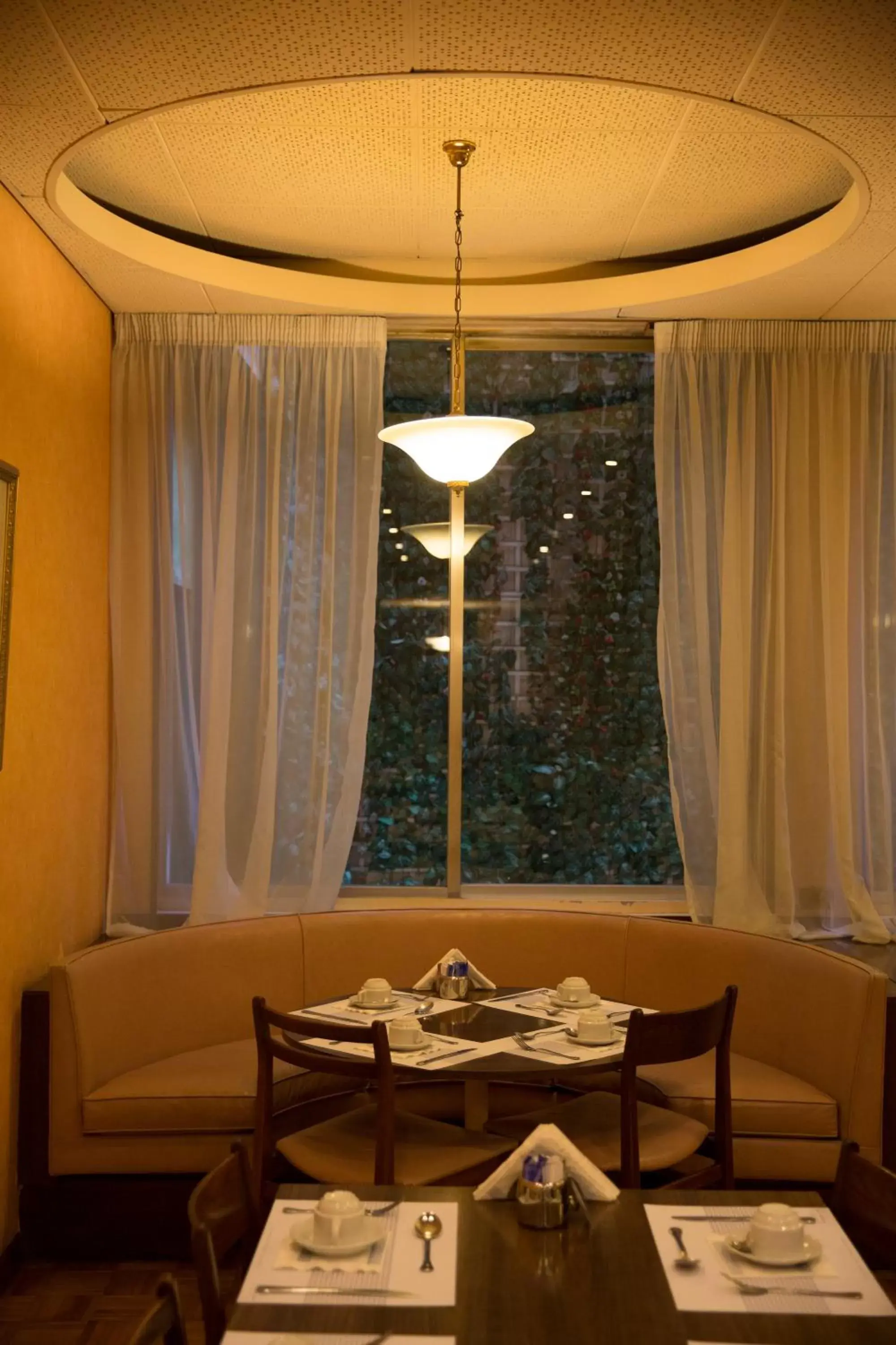 Restaurant/places to eat in The Mayflower Hotel Restaurant/places to eat in The Mayflower Hotel