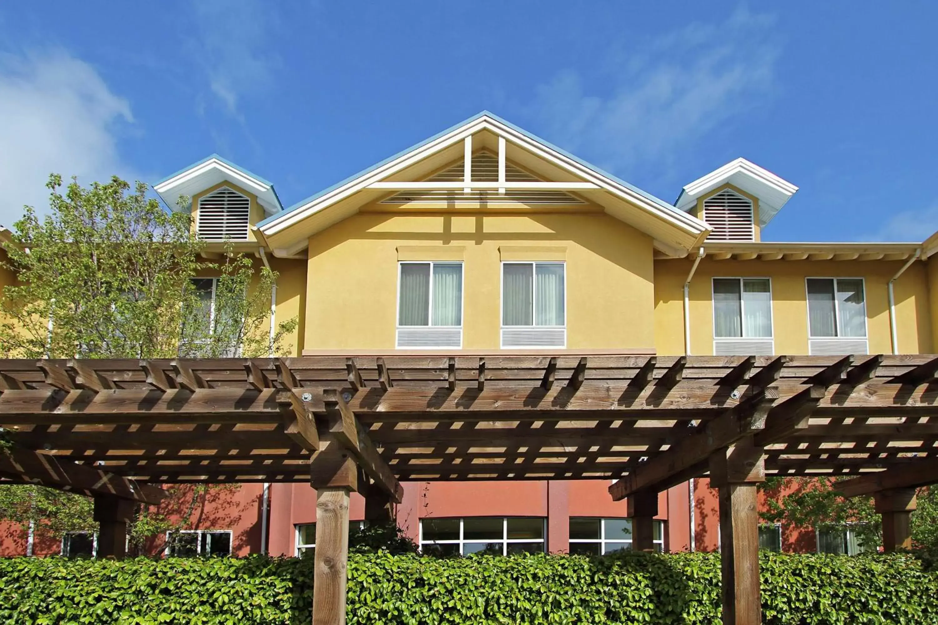 Property Building in Hilton Garden Inn Sonoma County Airport