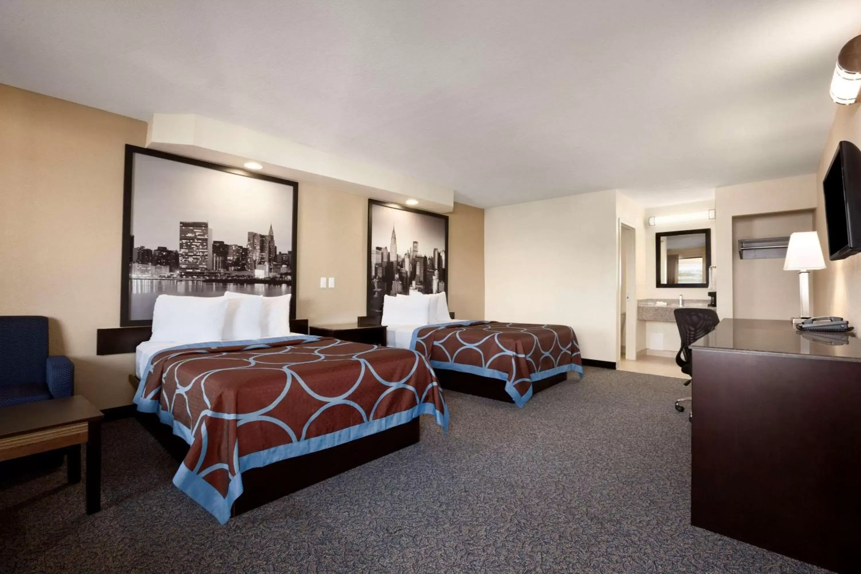 On site, Bed in Super 8 by Wyndham Rahway/Newark