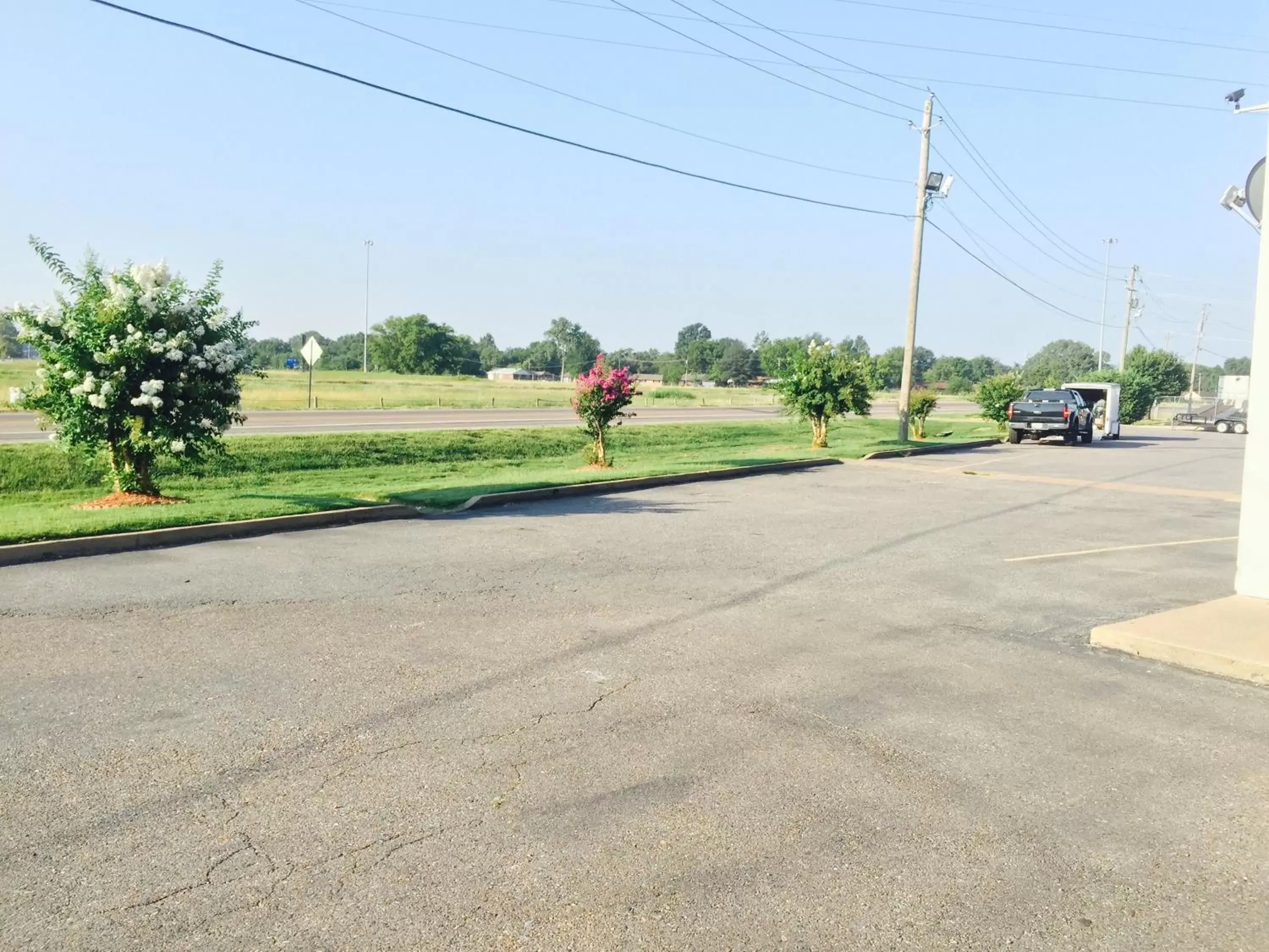 Street view, Neighborhood in Deluxe Inn