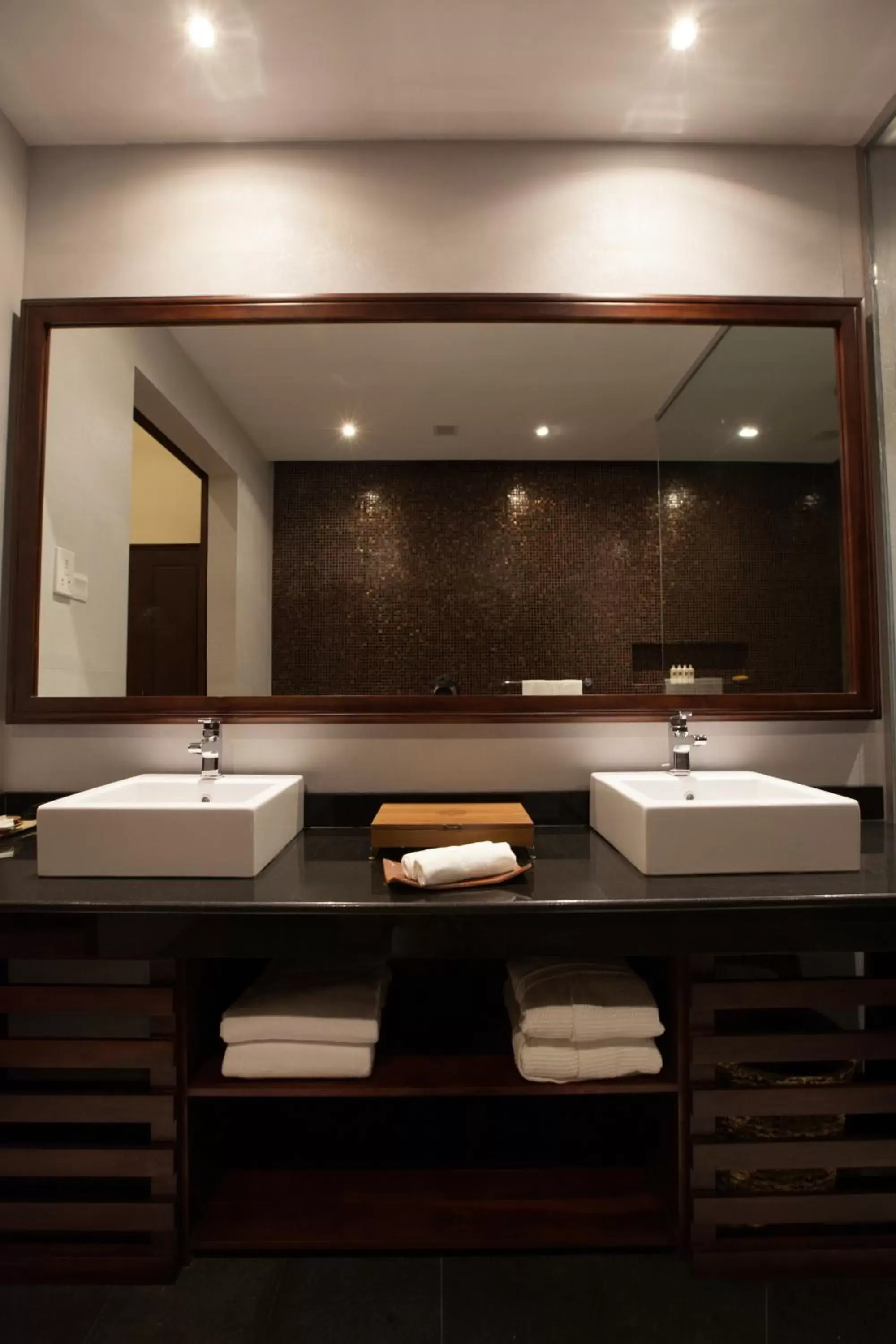 Decorative detail, Bathroom in Uga Residence