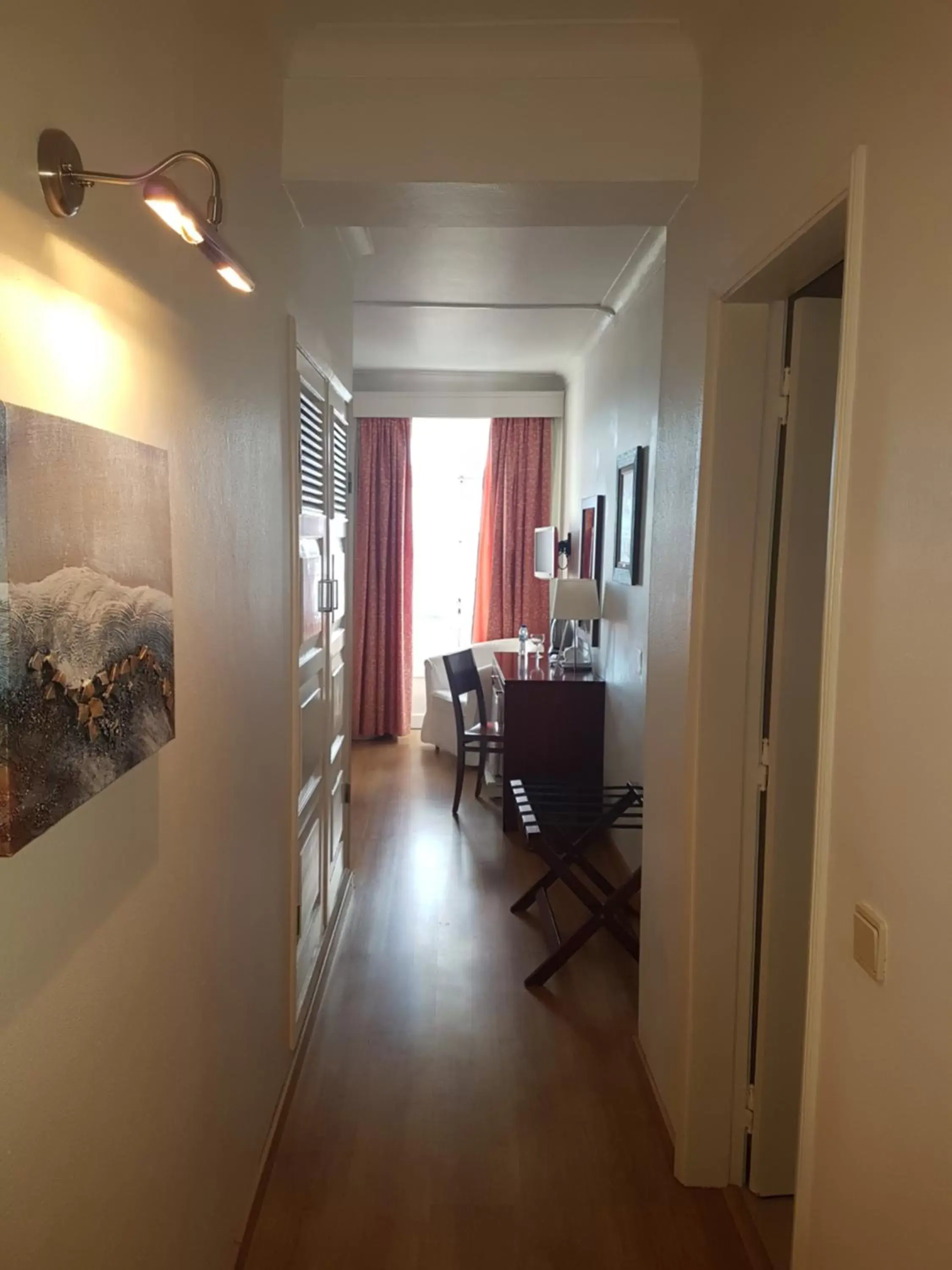 Bed, Dining Area in Hotel Beira Mar