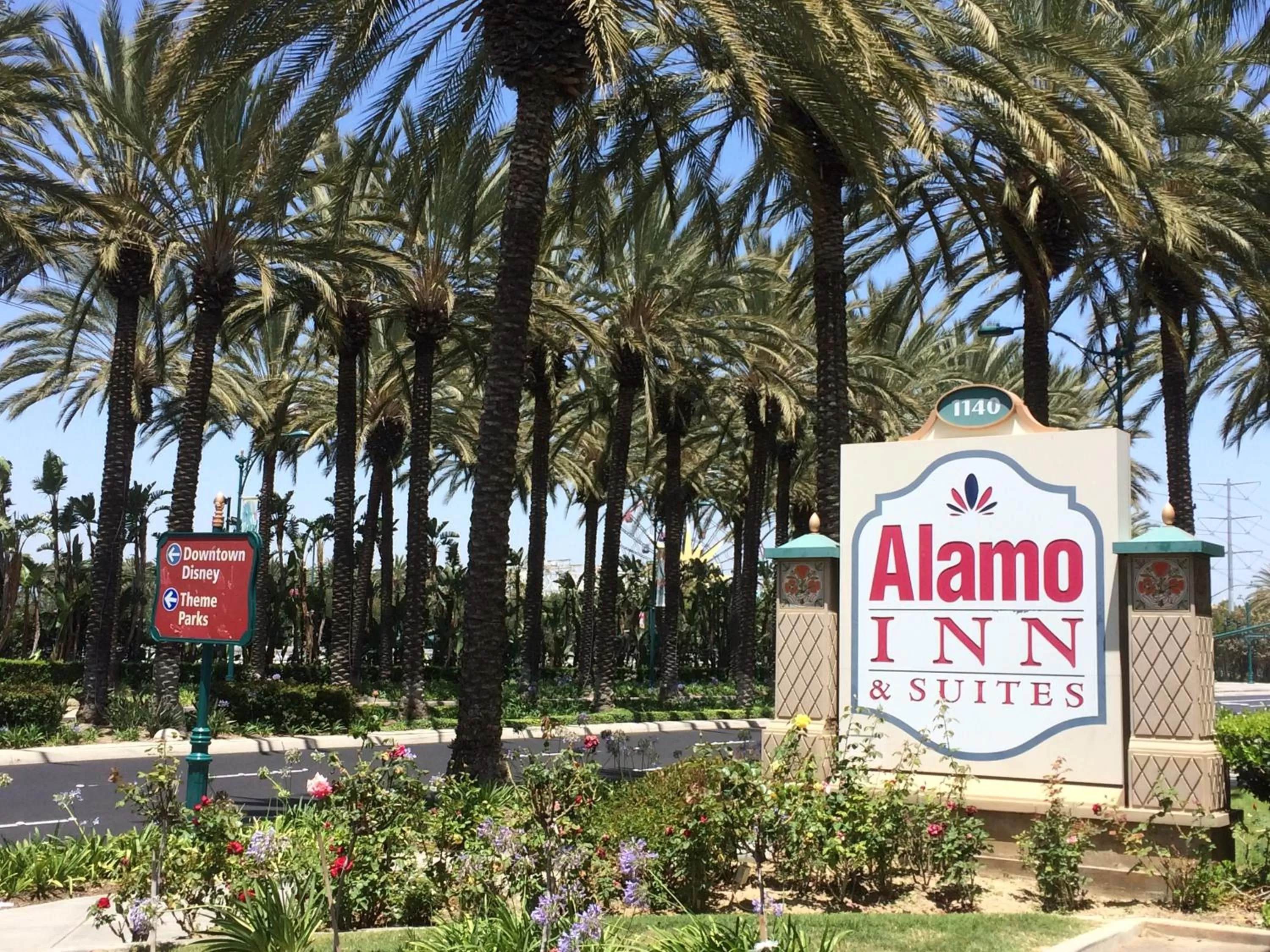 Facade/entrance in Alamo Inn and Suites - Convention Center