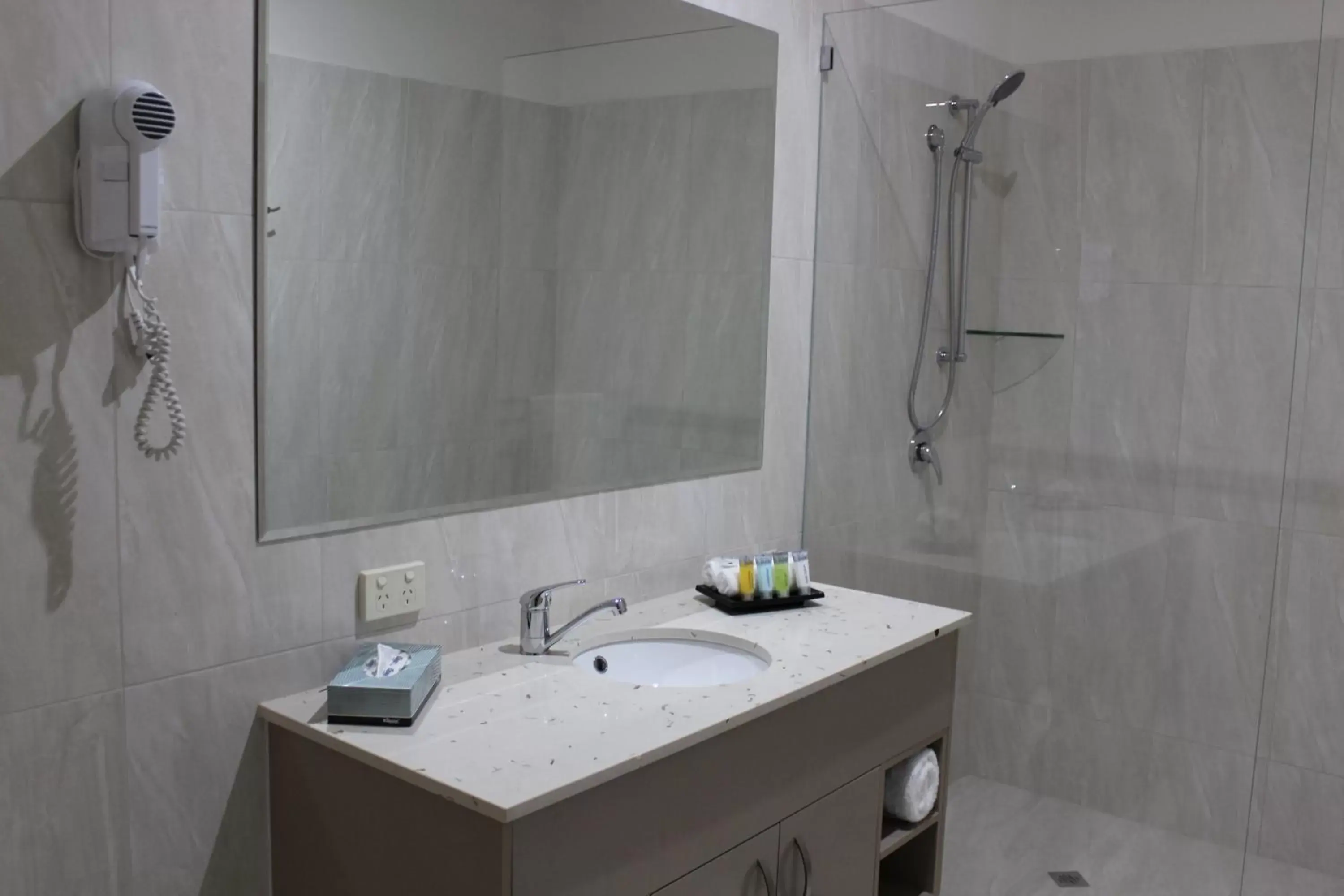 Bathroom in Quality Hotel Regent Rockhampton