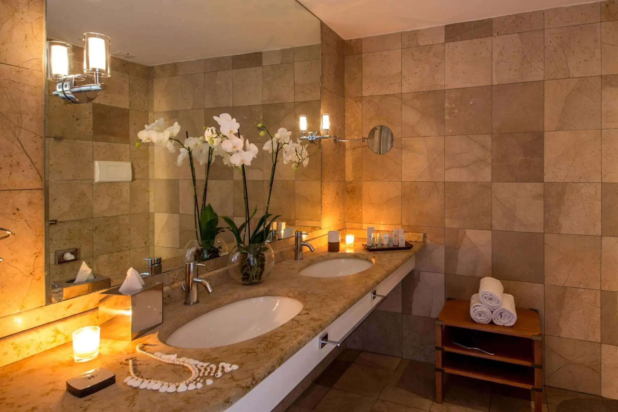 Bathroom in El Faro Hotel & Spa