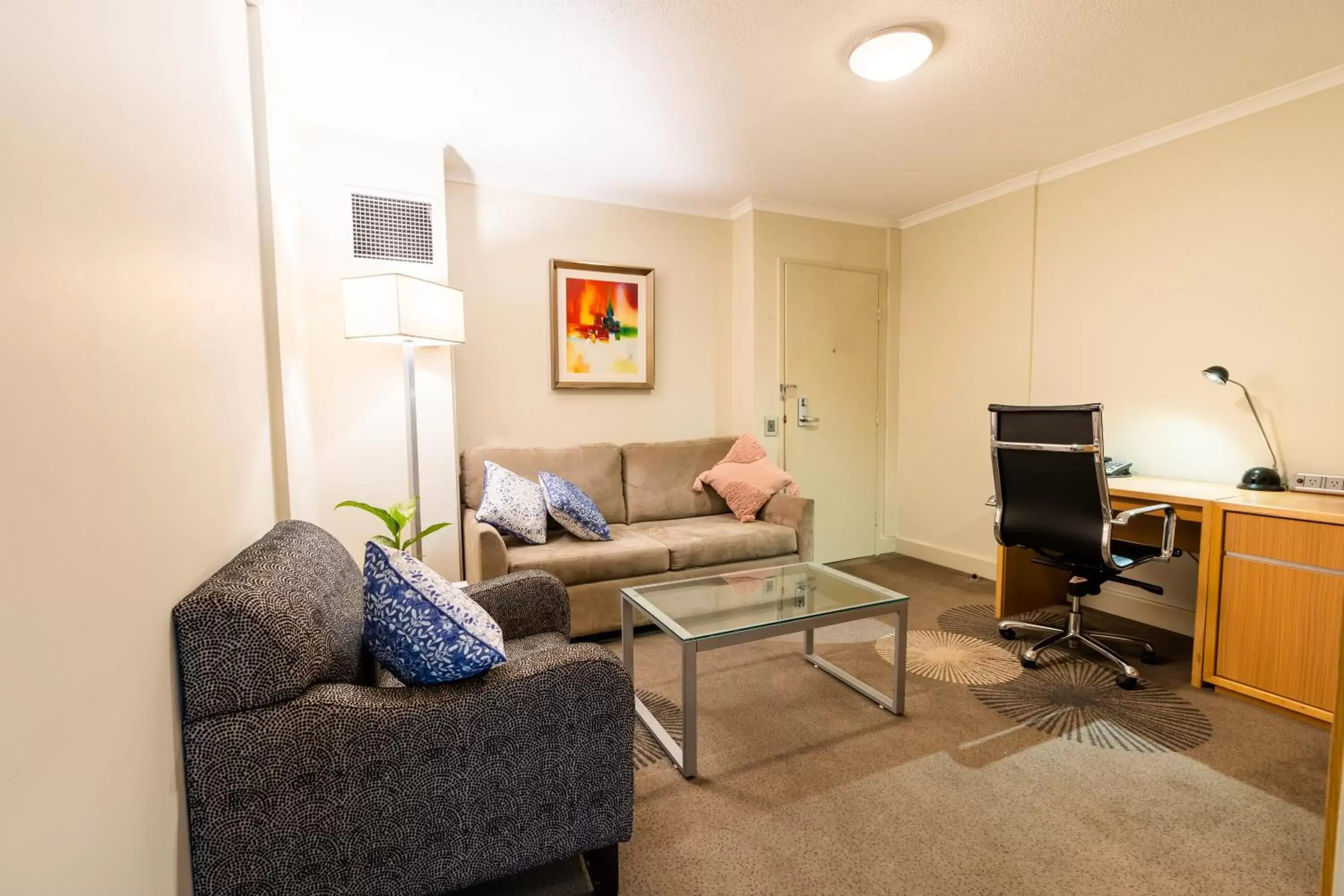 Living room, Seating Area in Holiday Inn Parramatta, an IHG Hotel