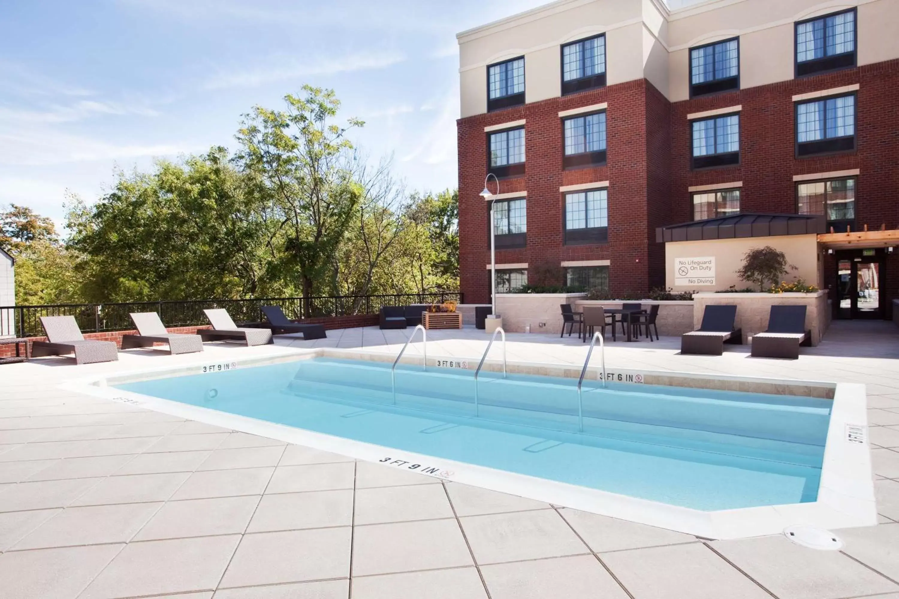 Pool view, Swimming Pool in Hampton Inn & Suites Chapel Hill/Carrboro