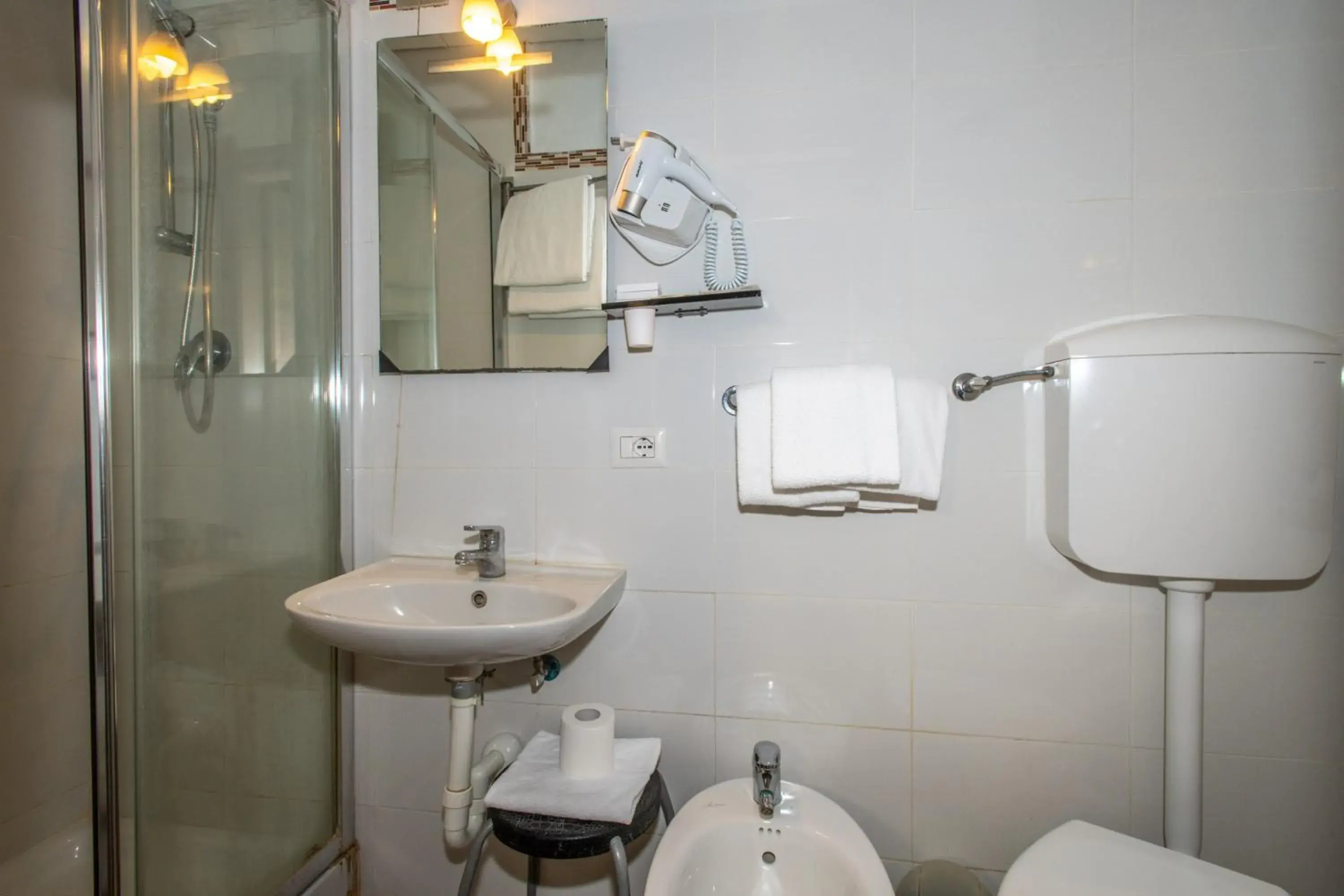 Bathroom in Hotel Piola