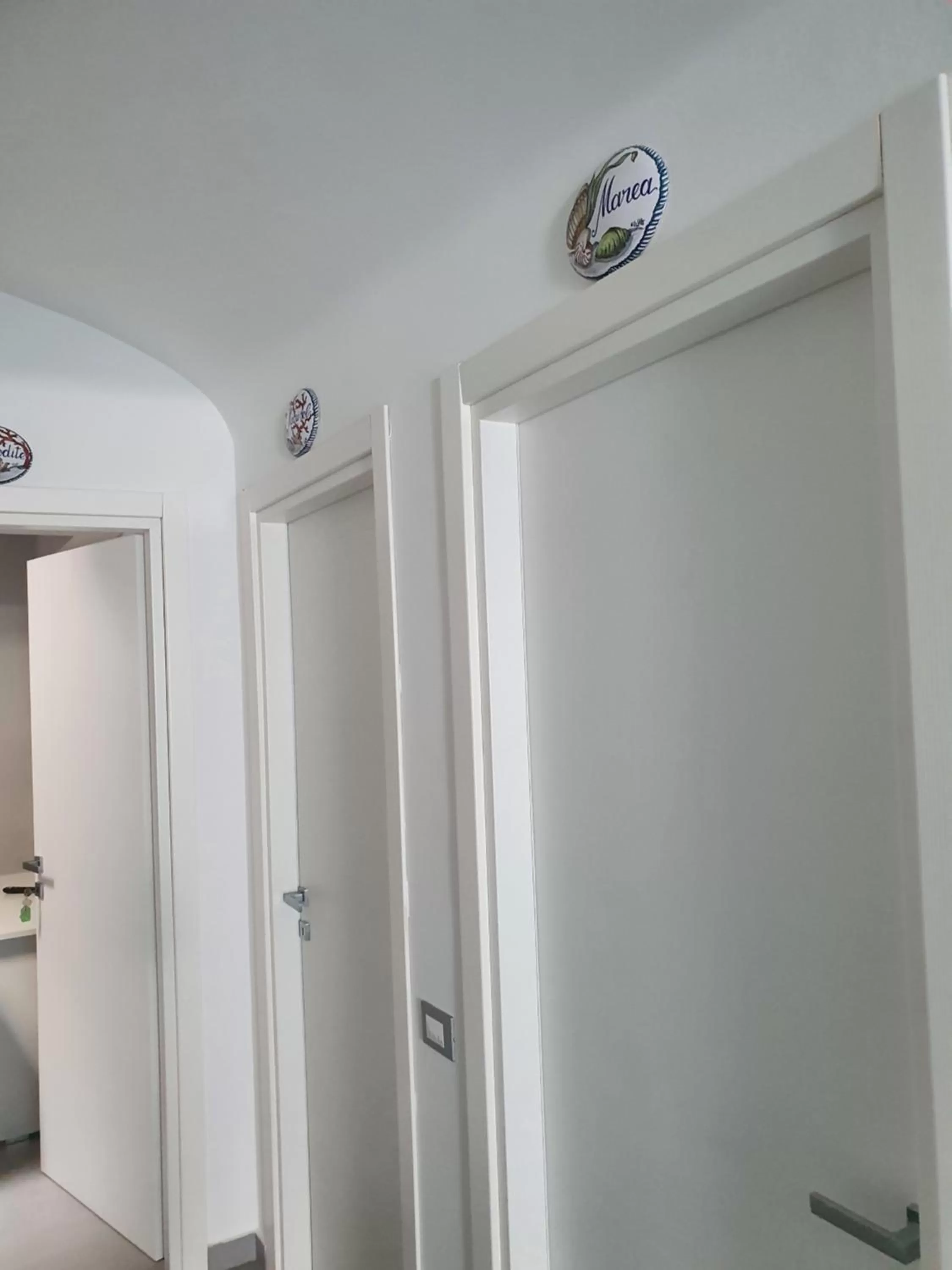 Logo/Certificate/Sign, Bathroom in Clipper Suite